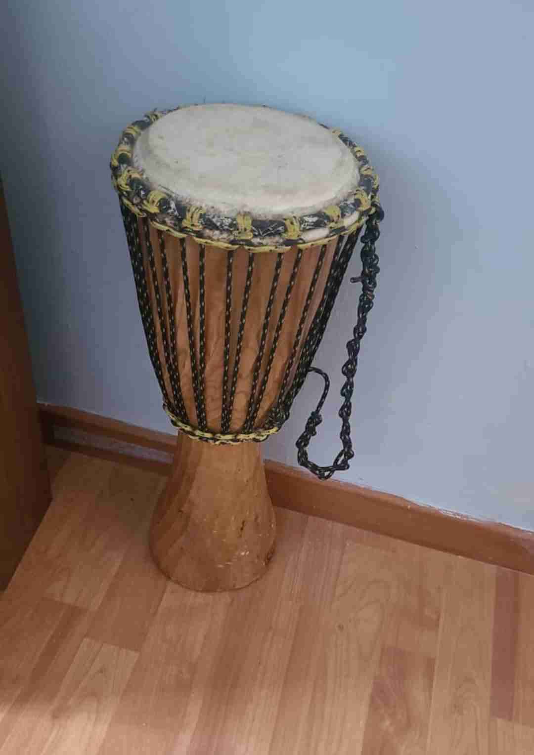 Tambor djembe africano artesanal