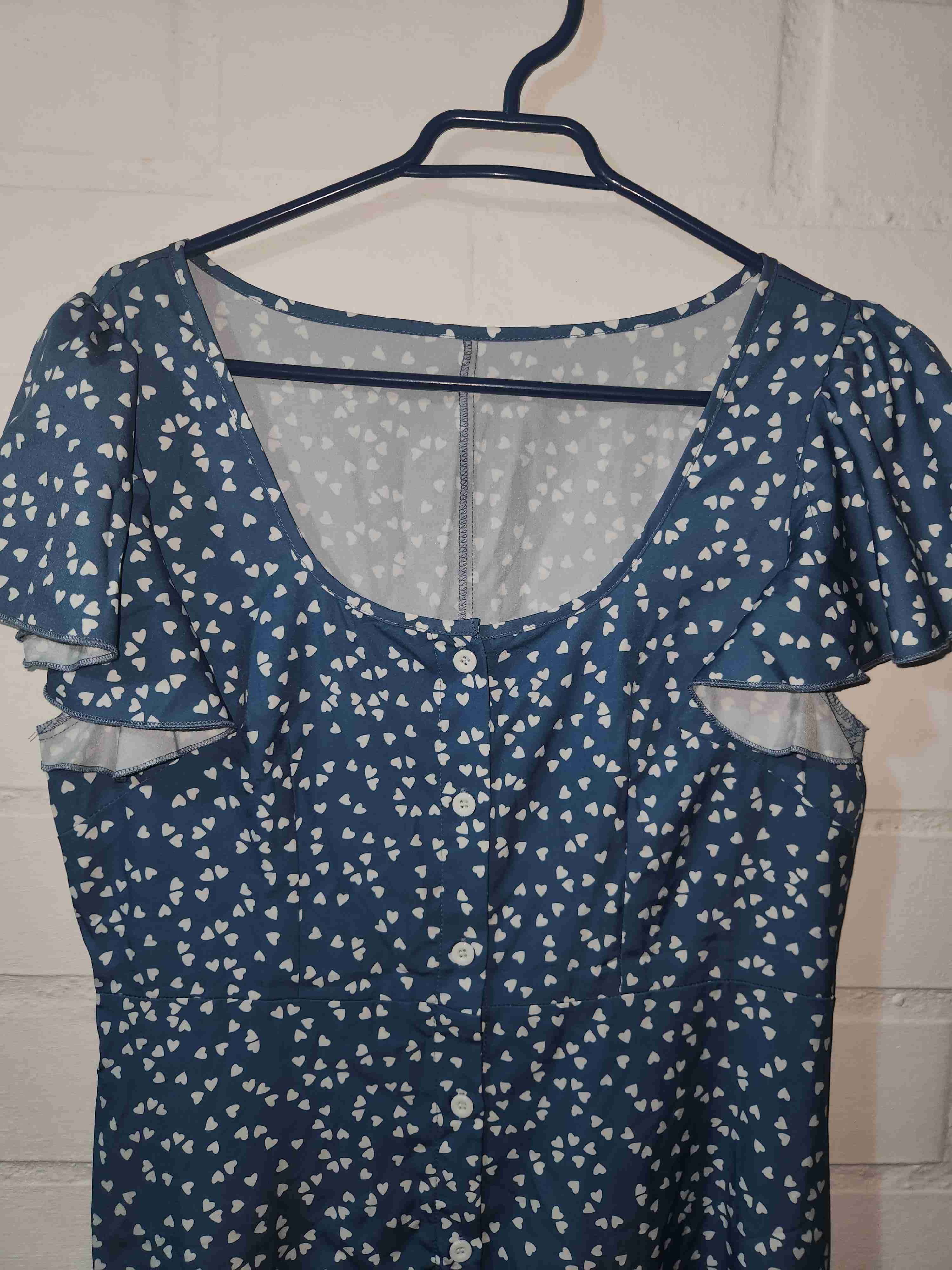 Vestido azul con estampado de corazones - miniatura 4