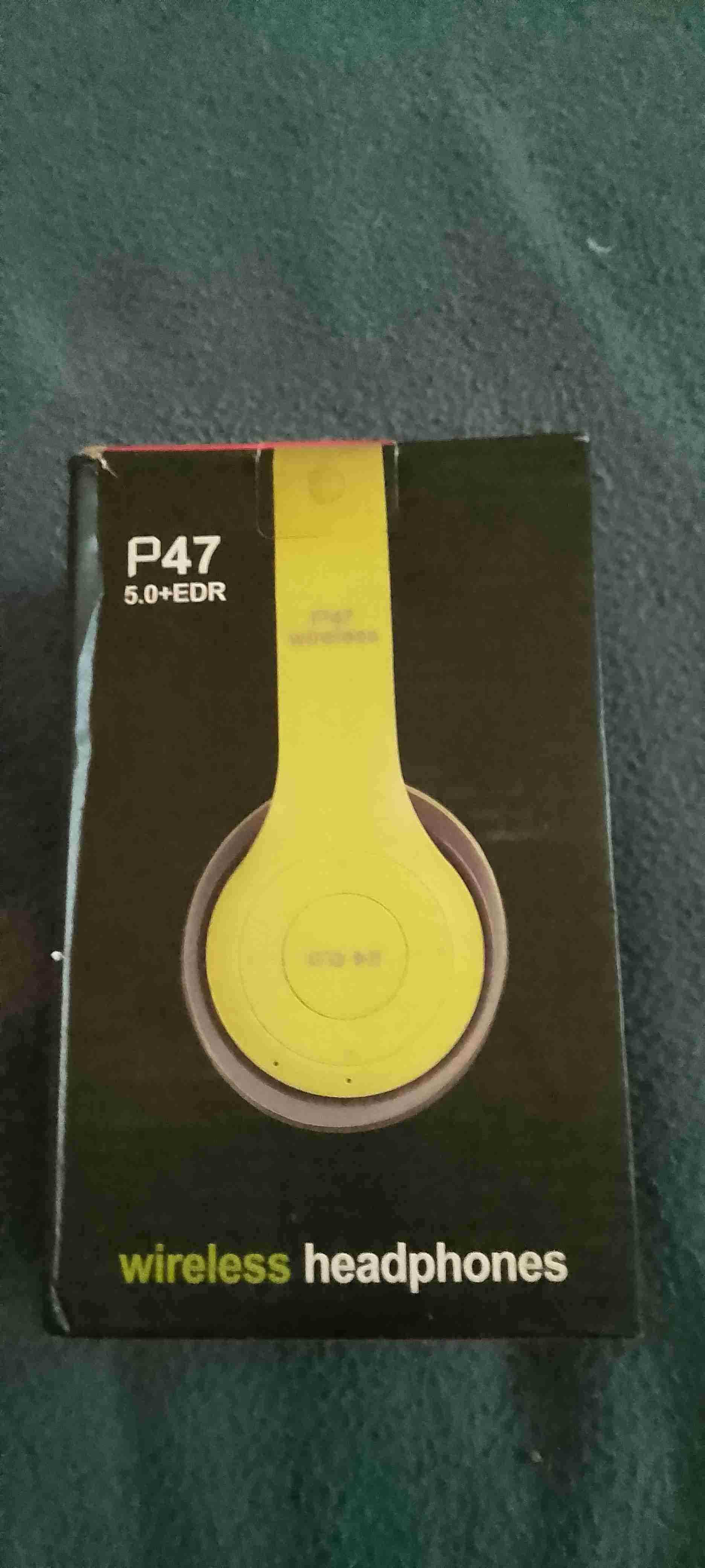 Auriculares inalámbricos P47 amarillos
