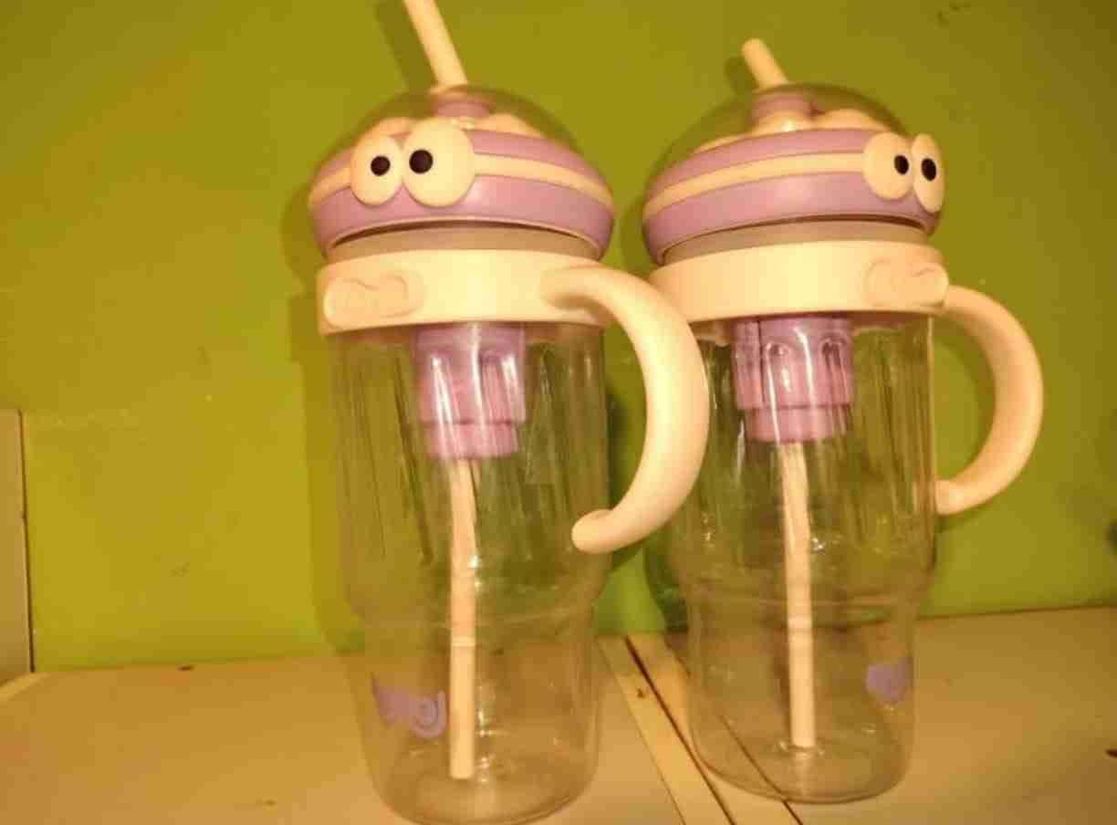 Vasos infantiles con popote