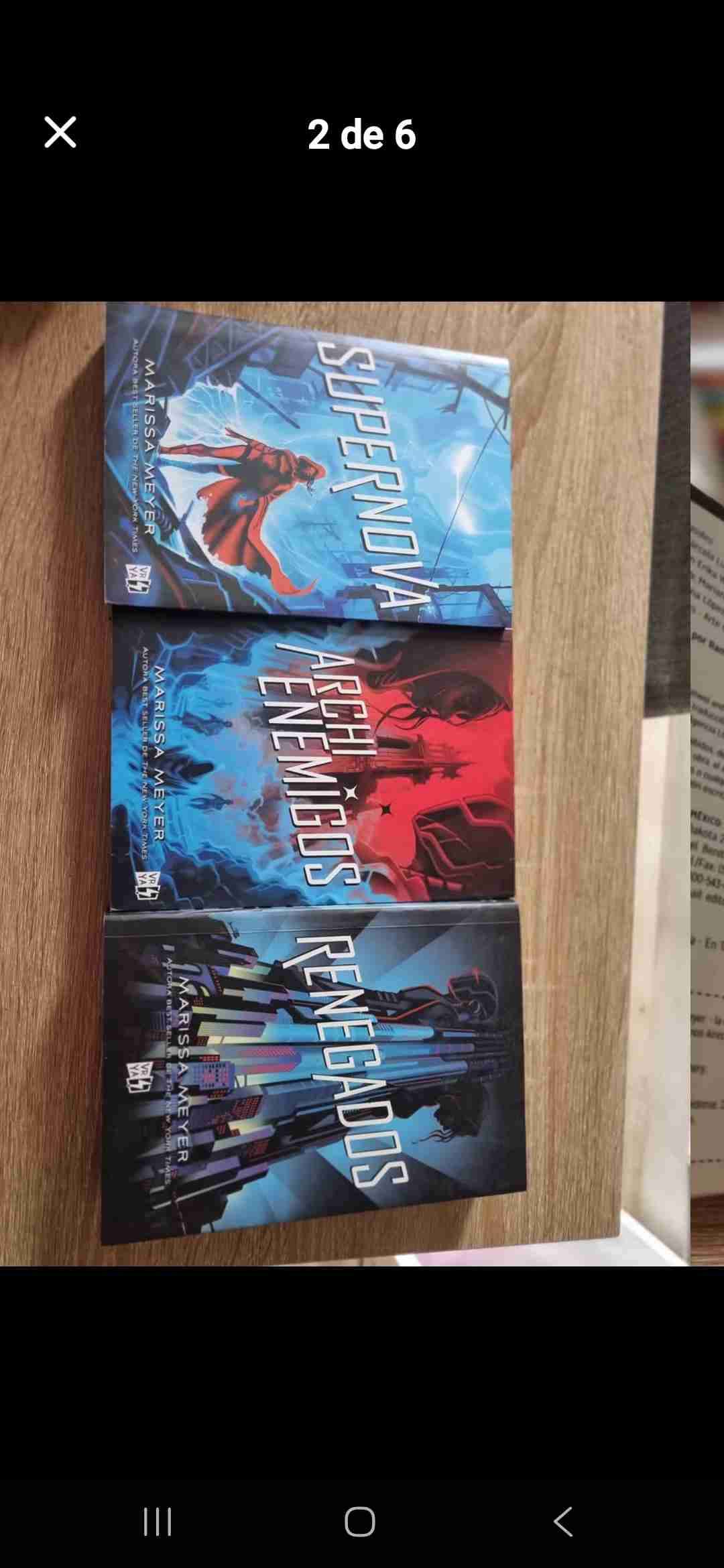 Trilogía Renegados de Marissa Meyer - miniatura 2