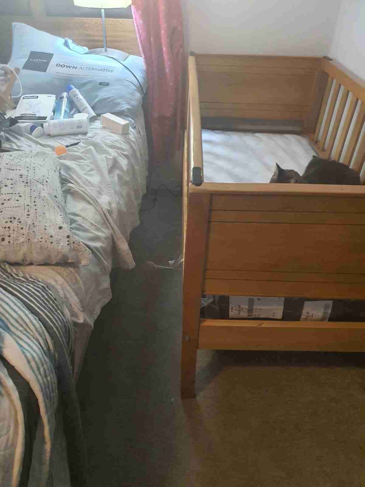 Cuna de madera para bebé - miniatura 3