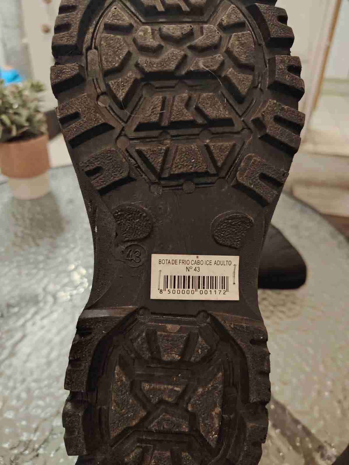 Botas negras de invierno - miniatura 3