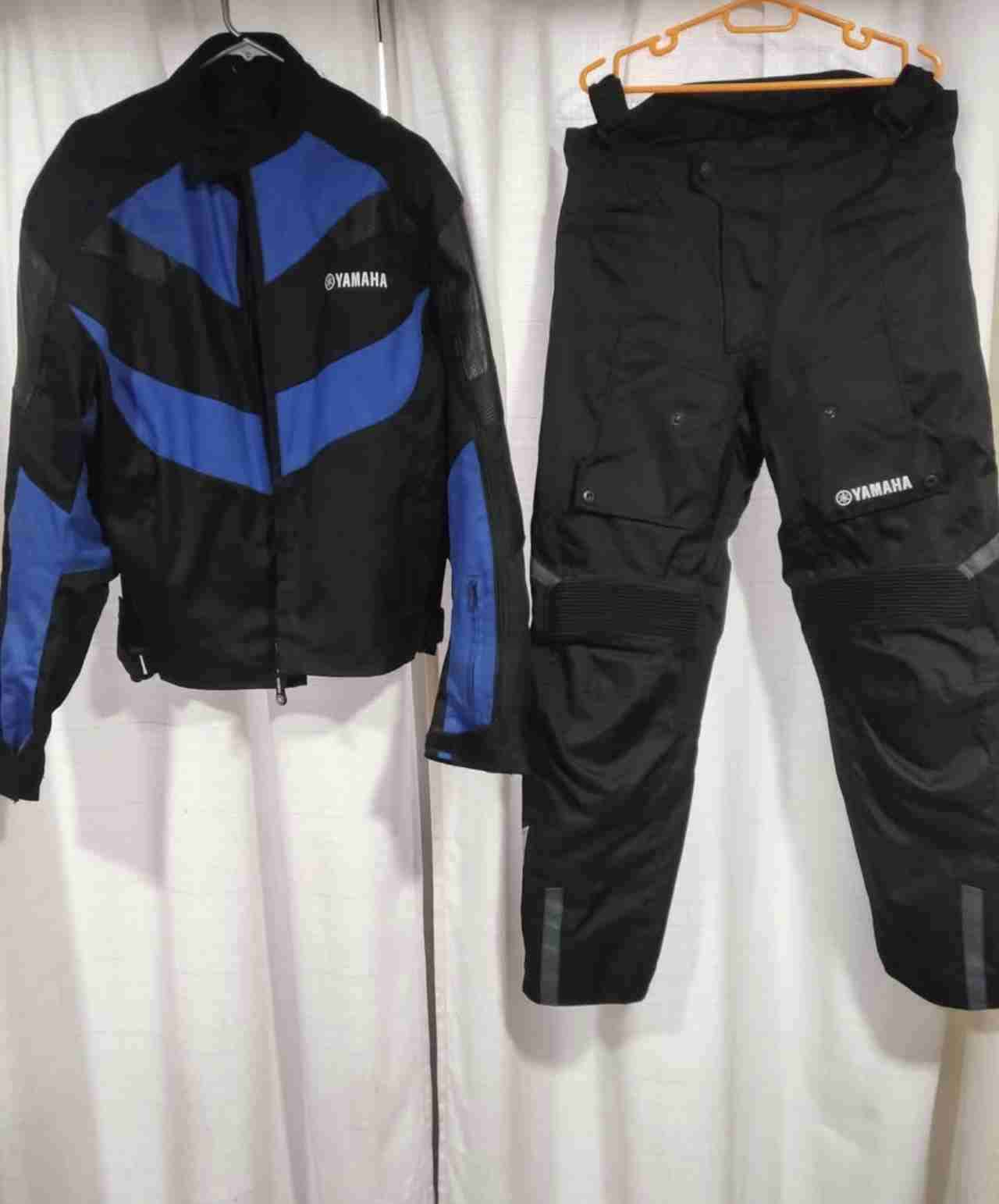 CONJUNTO MOTO YAMAHA (CHAQUETA + PANTALÓN)