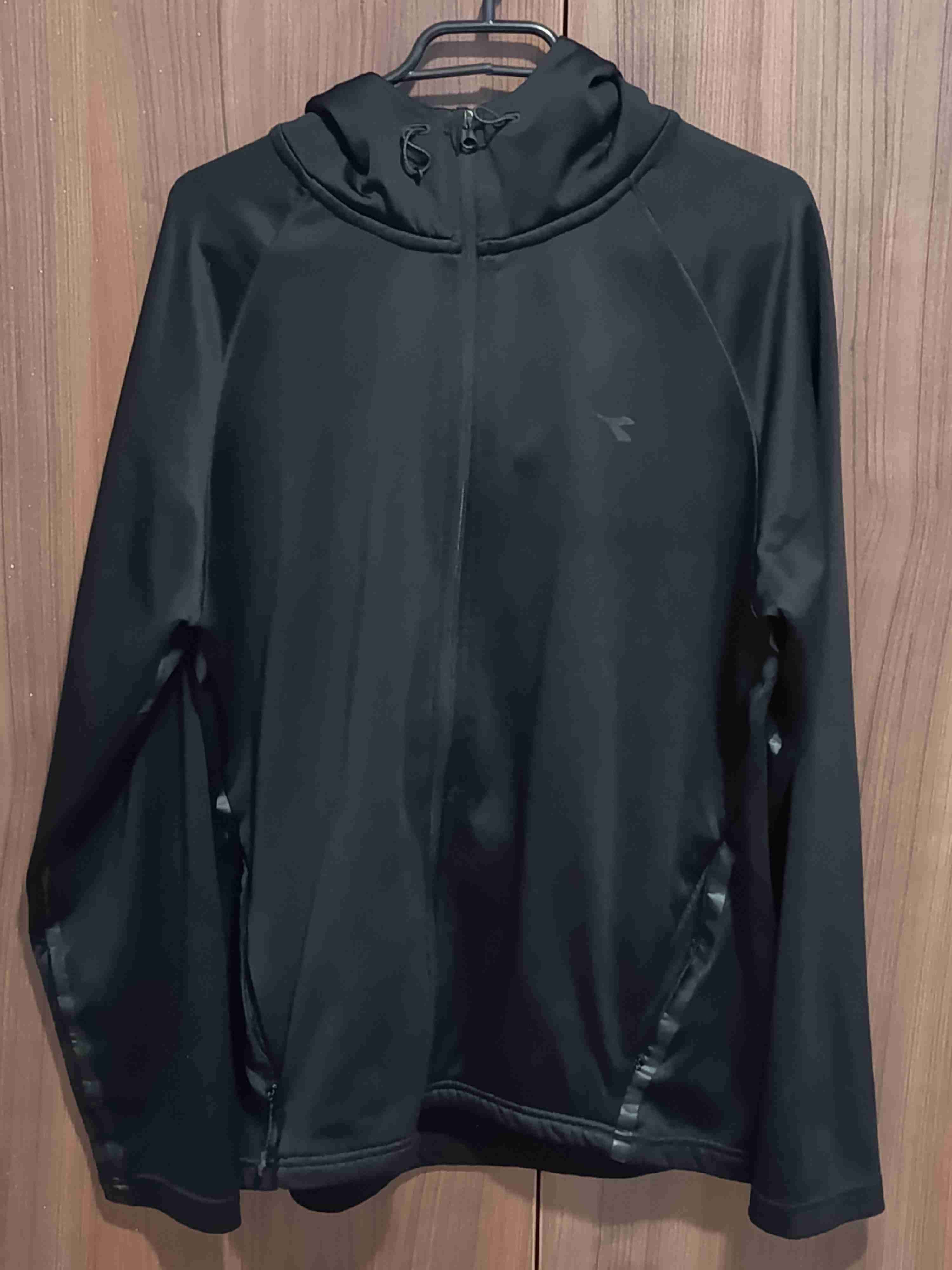 Polerón deportivo negro Diadora Originales