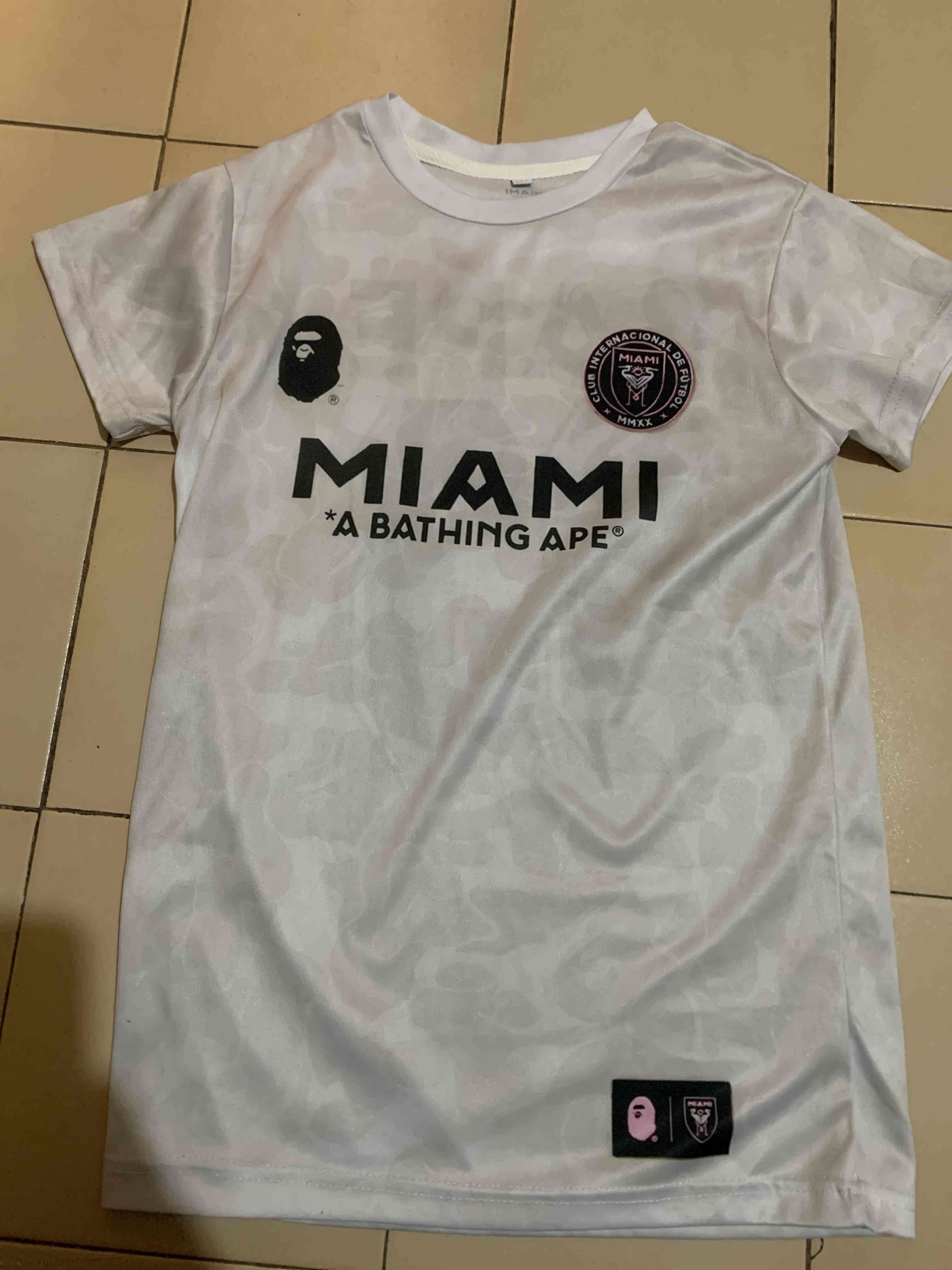 Polera blanca Miami A Bathing Ape