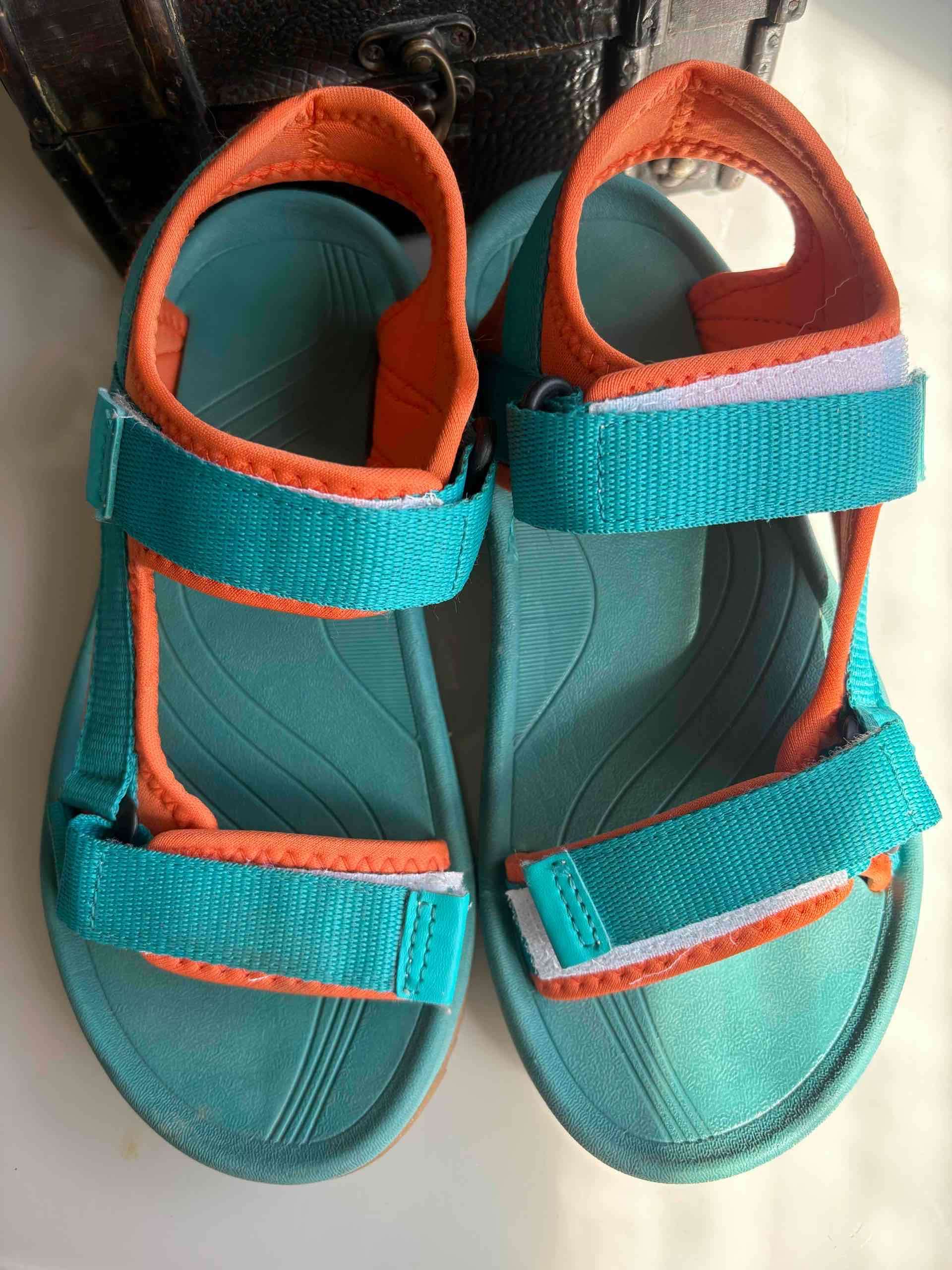 Sandalias deportivas turquesa y naranjas - miniatura 2