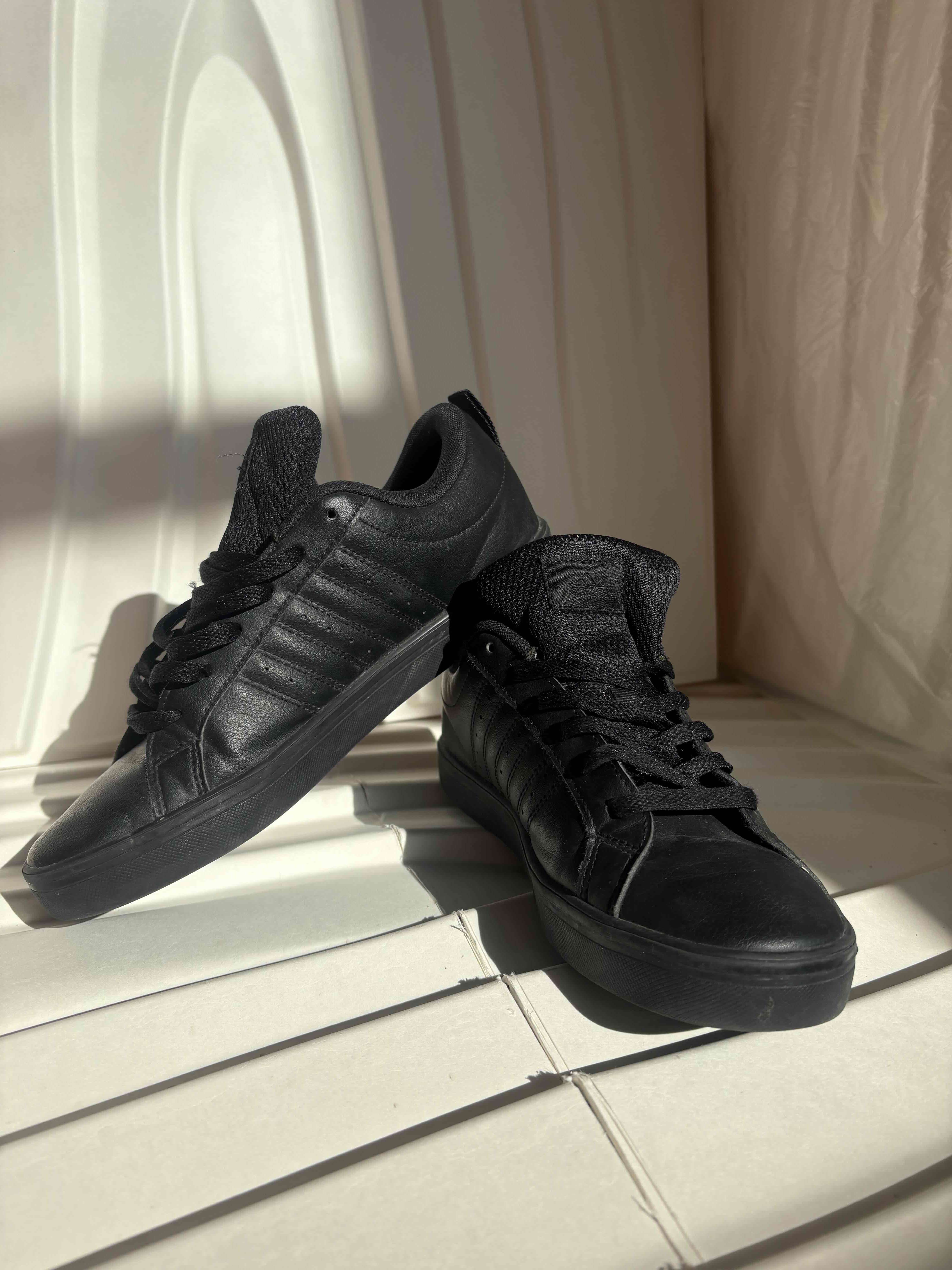 Zapatillas negras deportivas