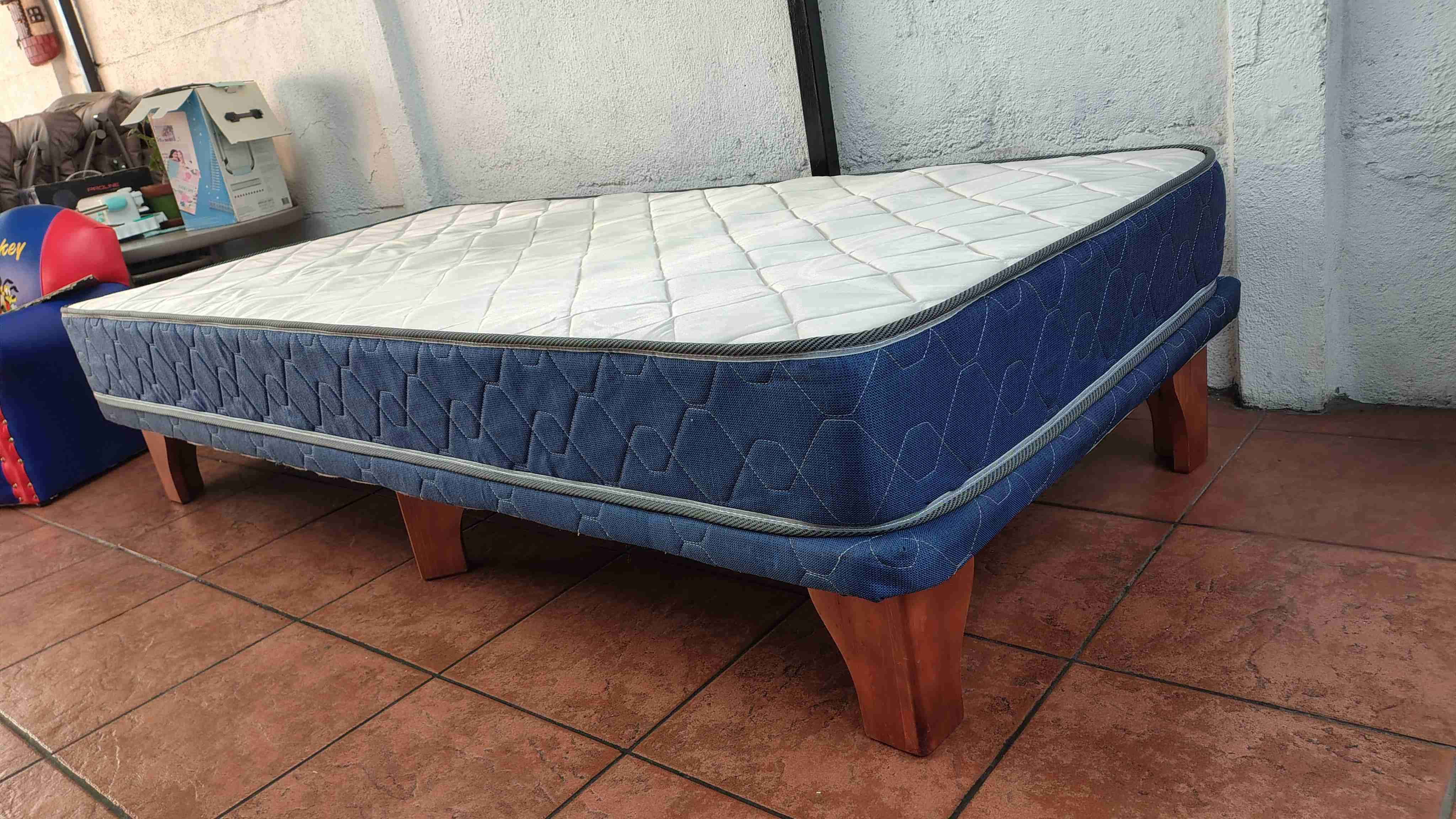 Colchón individual con base sólida - miniatura 2