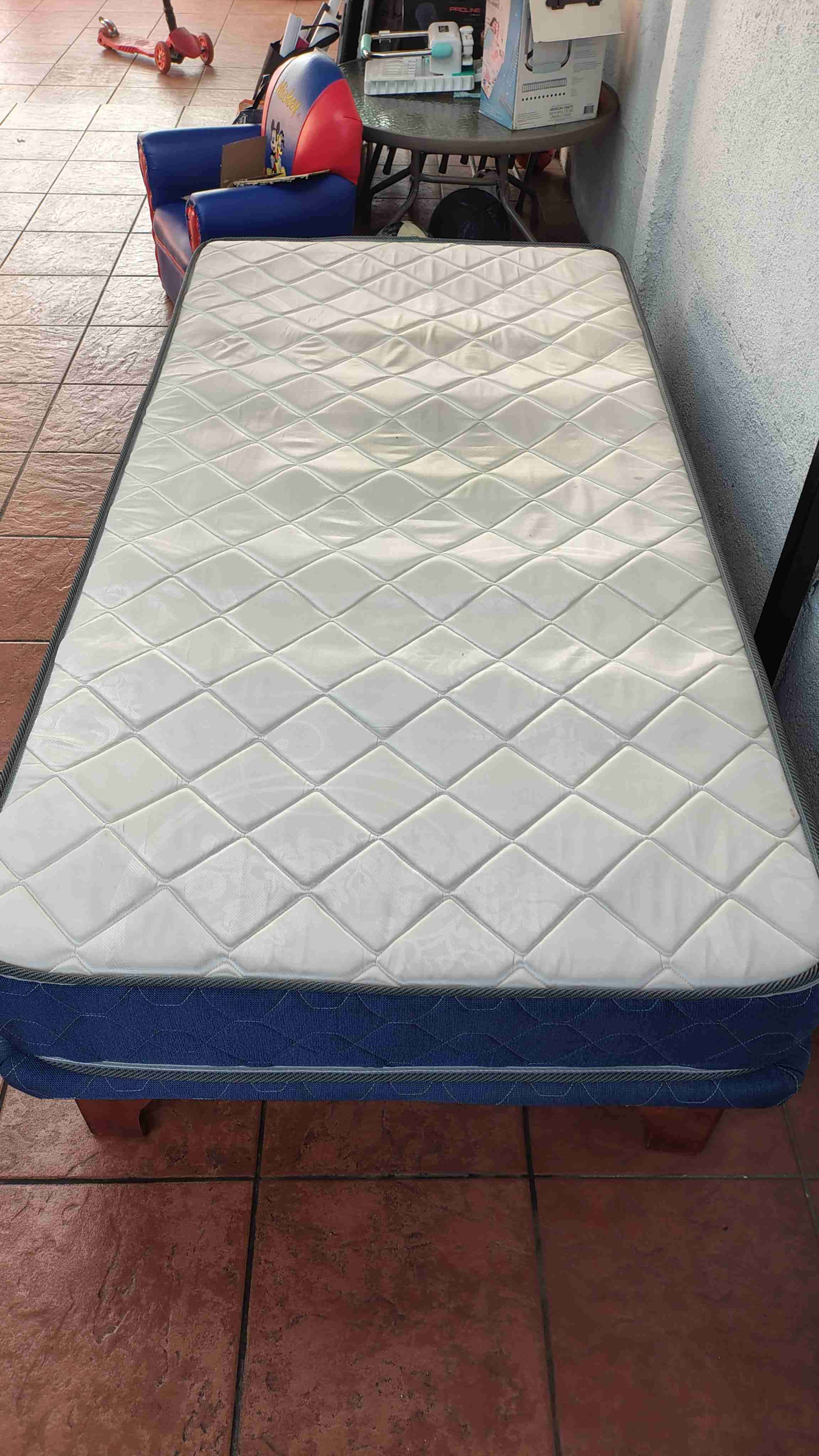 Colchón individual con base sólida - miniatura 3