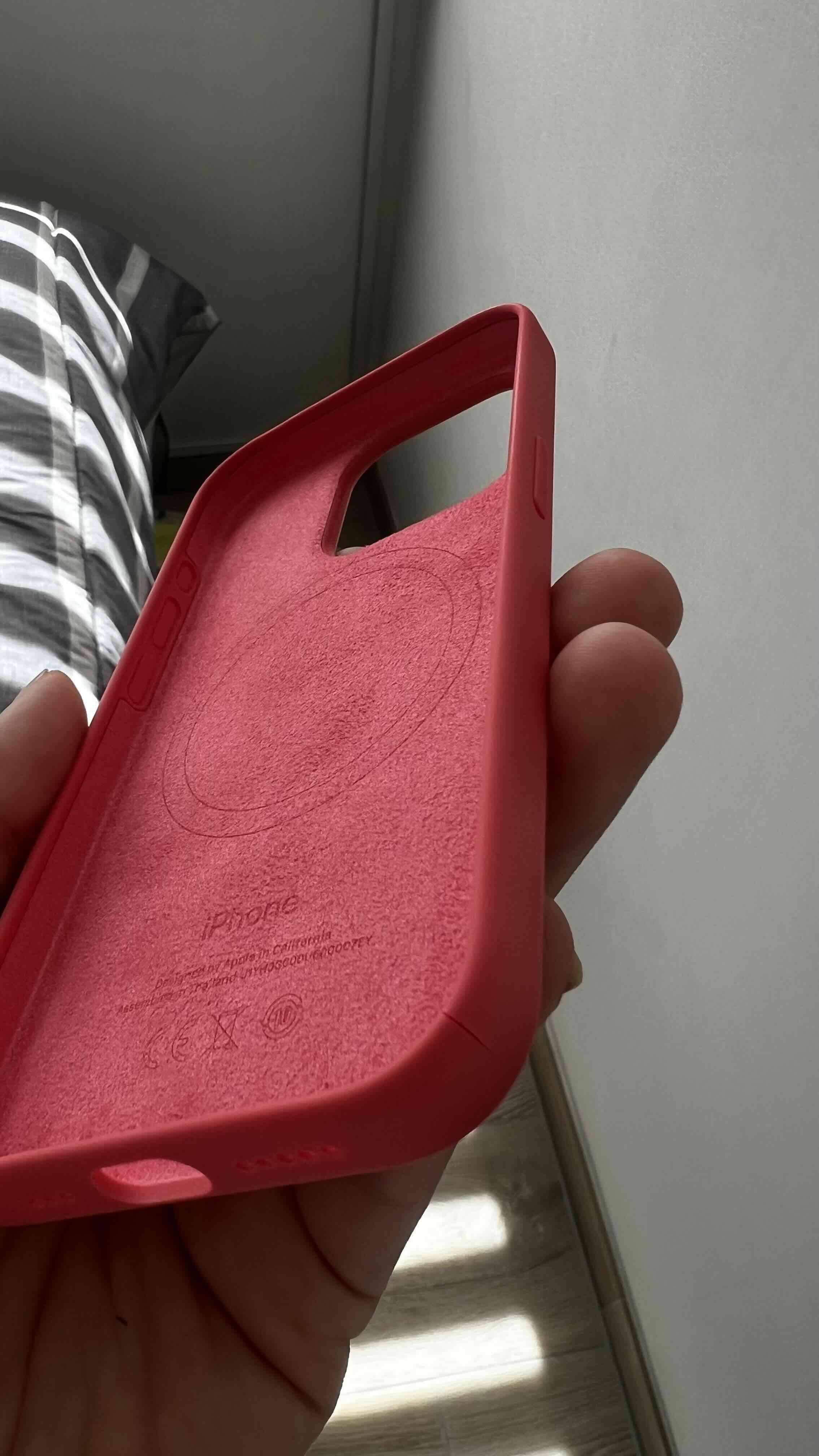 Carcasa MagSafeiPhone 15 Pro (Rota en los extremos - miniatura 2