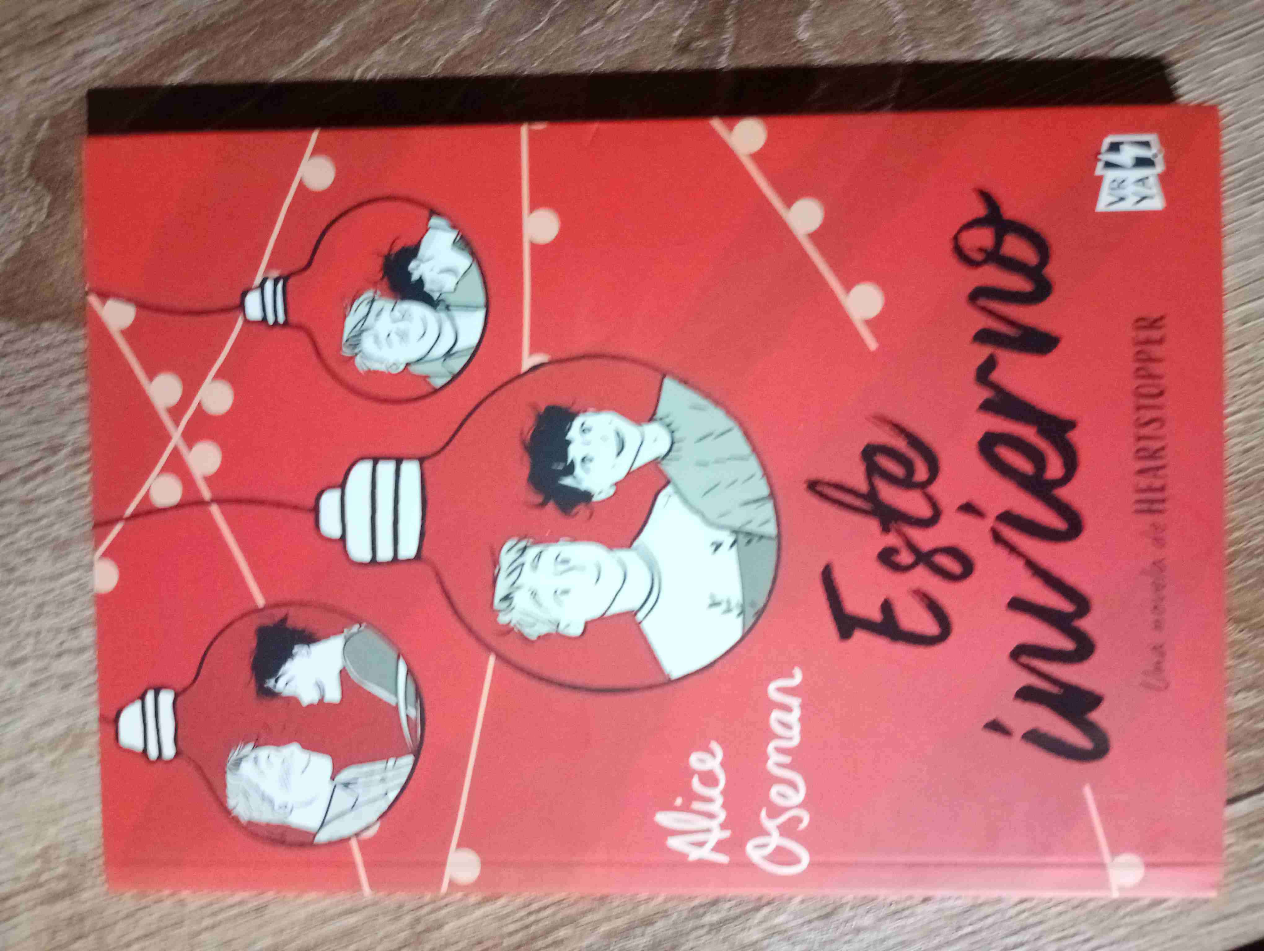 Libro 'Este Invierno' por Alice Oseman