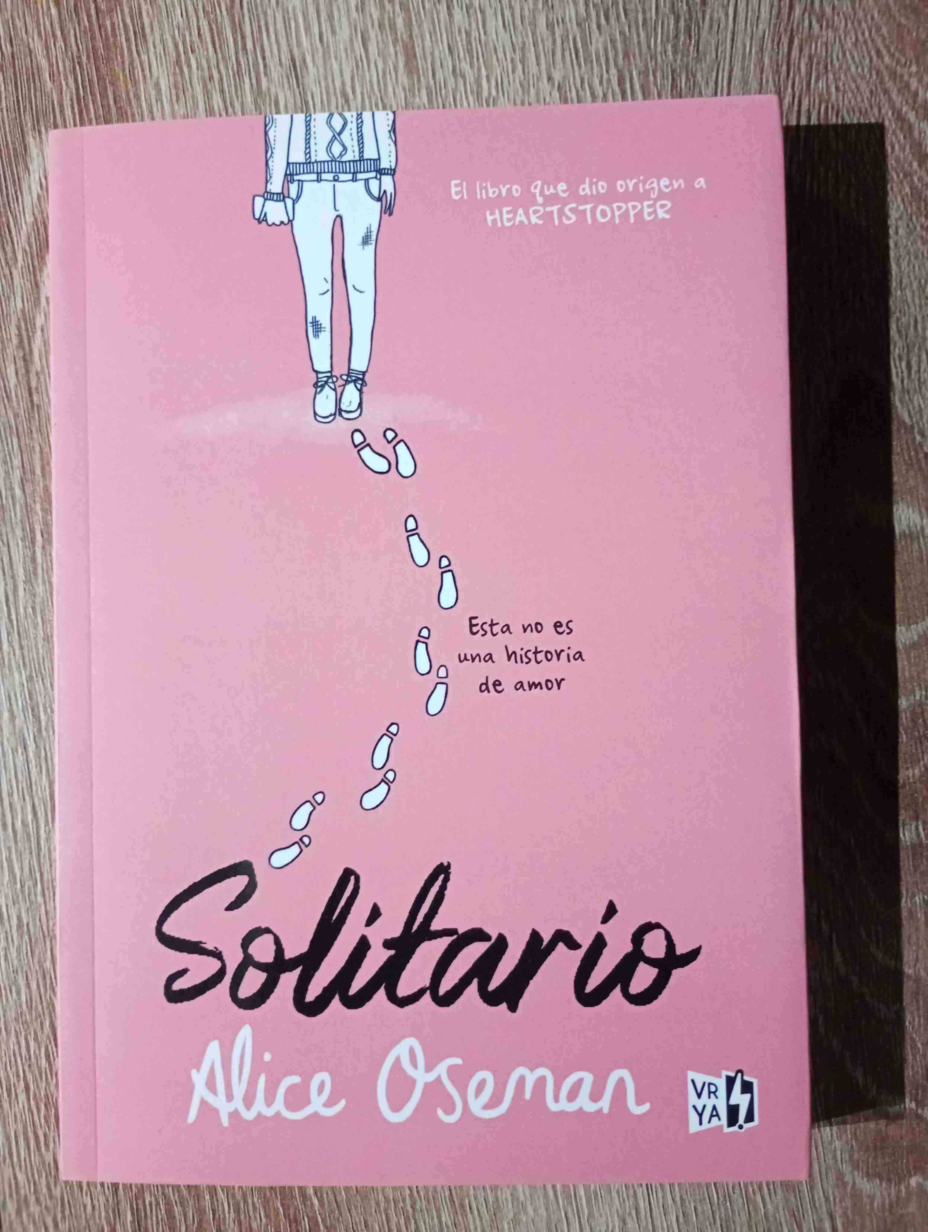 Libro "Solitario" de Alice Oseman