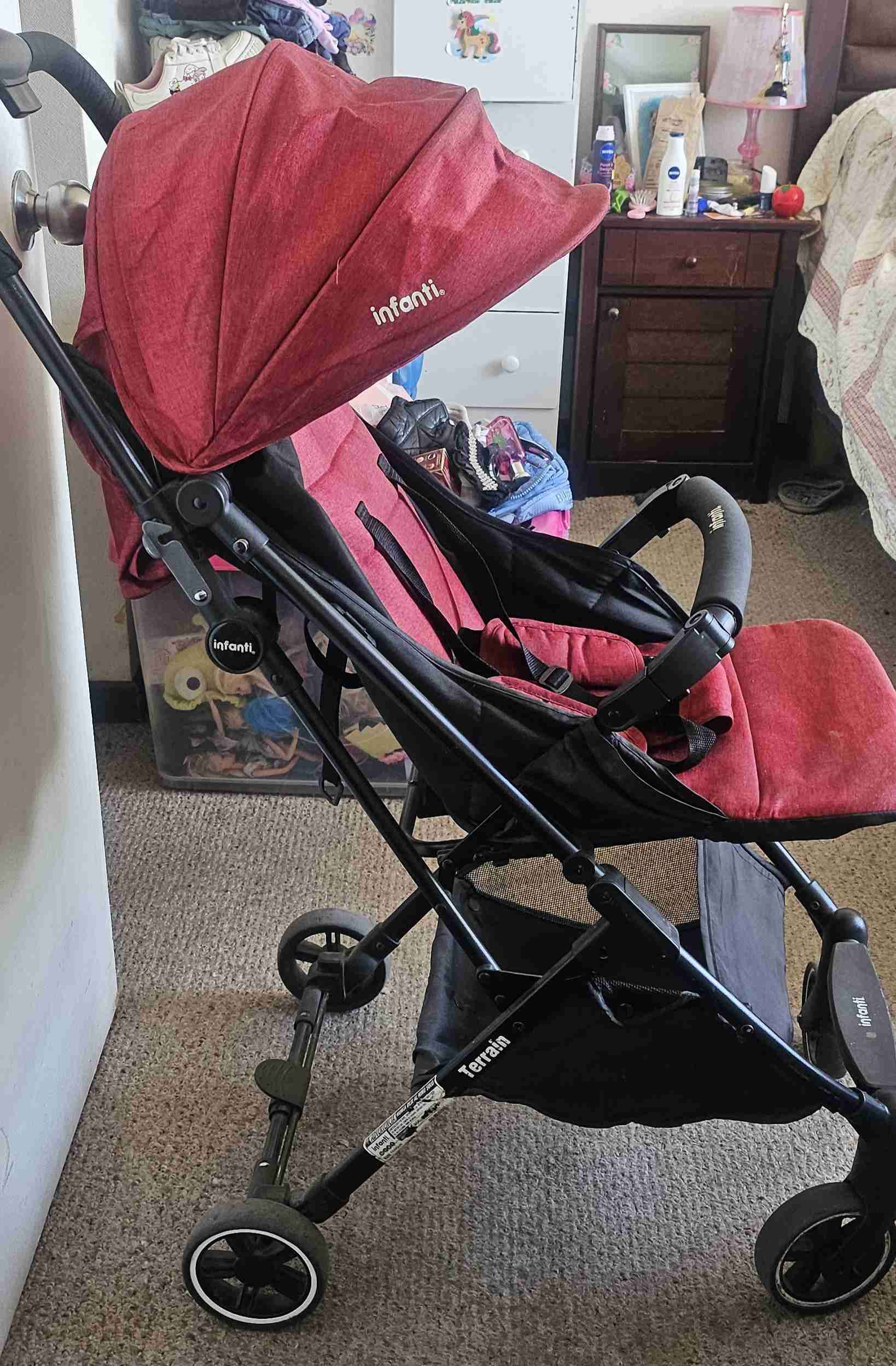 Coche de bebé Infanti rojo