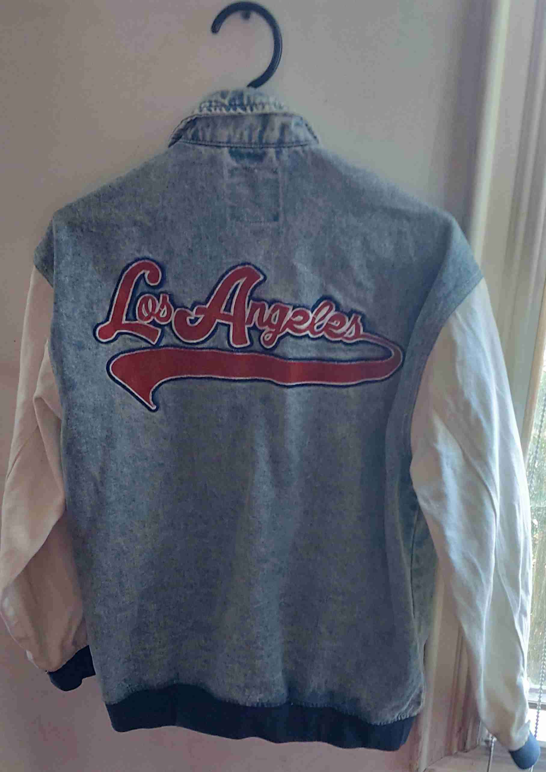 Chaqueta varsity denim y blanca - miniatura 2