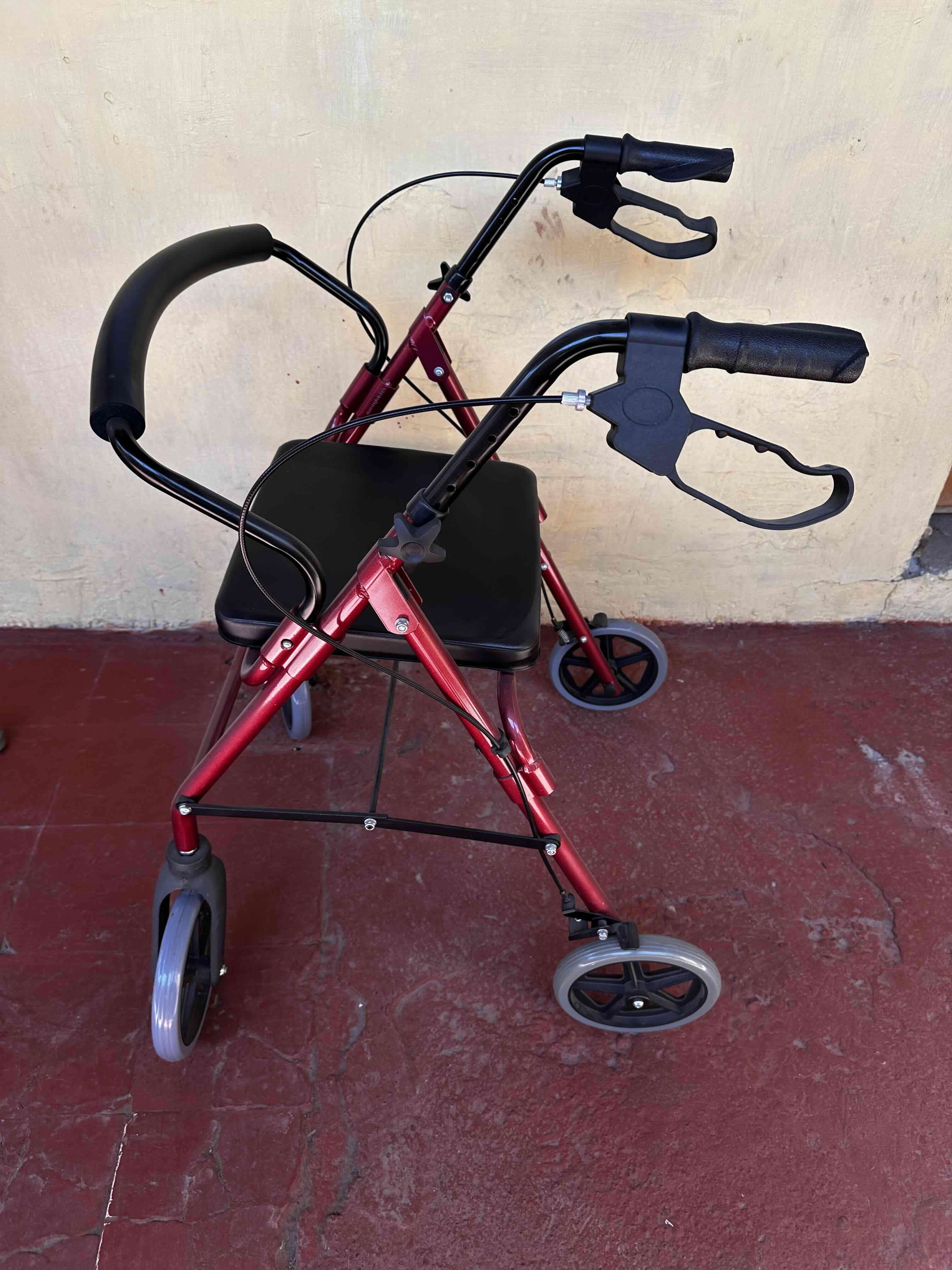Andador ortopédico rojo con asiento - miniatura 2