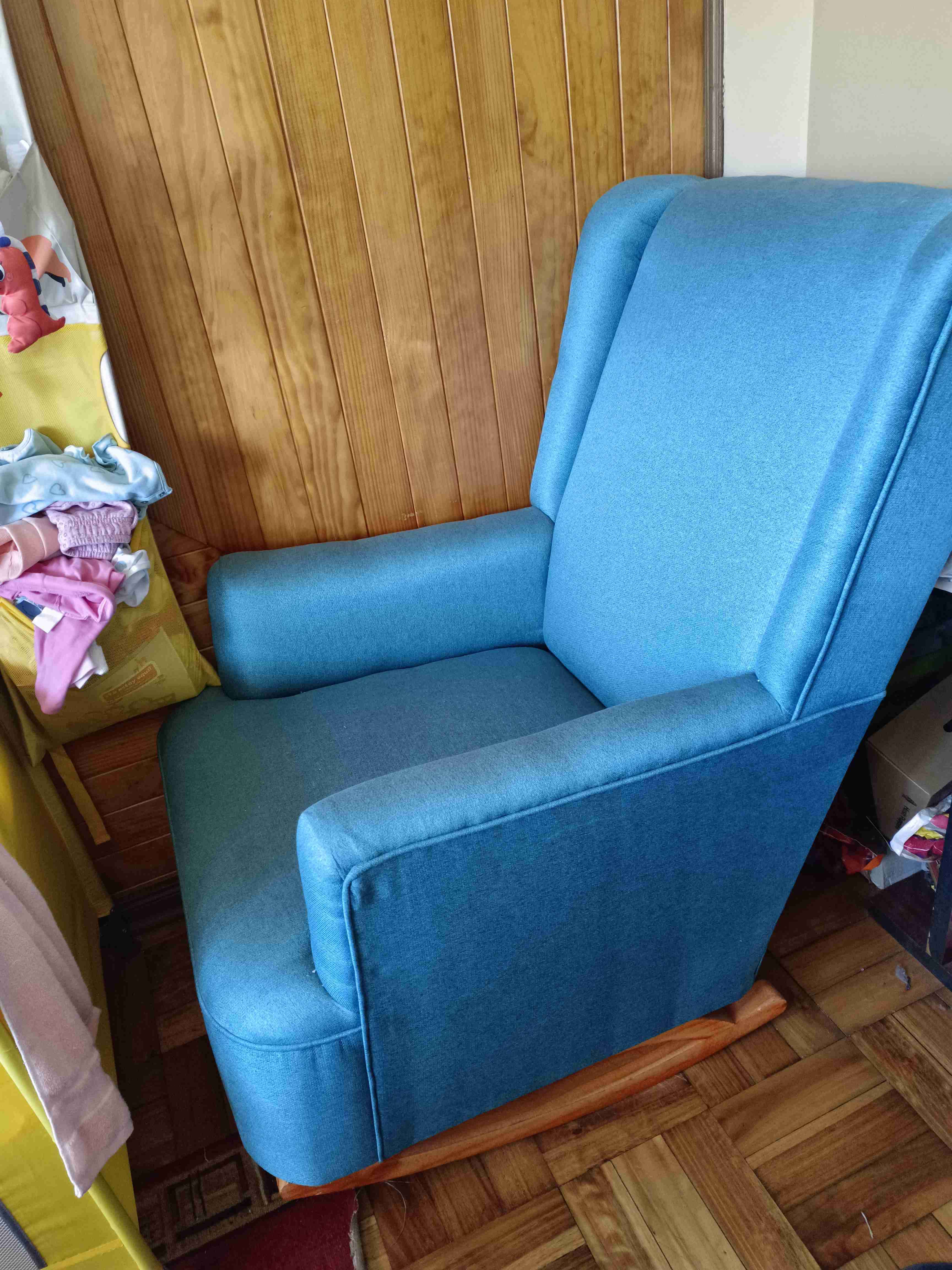 Sillón turqueza semi nuevo.