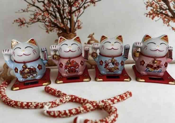 Figuritas de gatos de la suerte