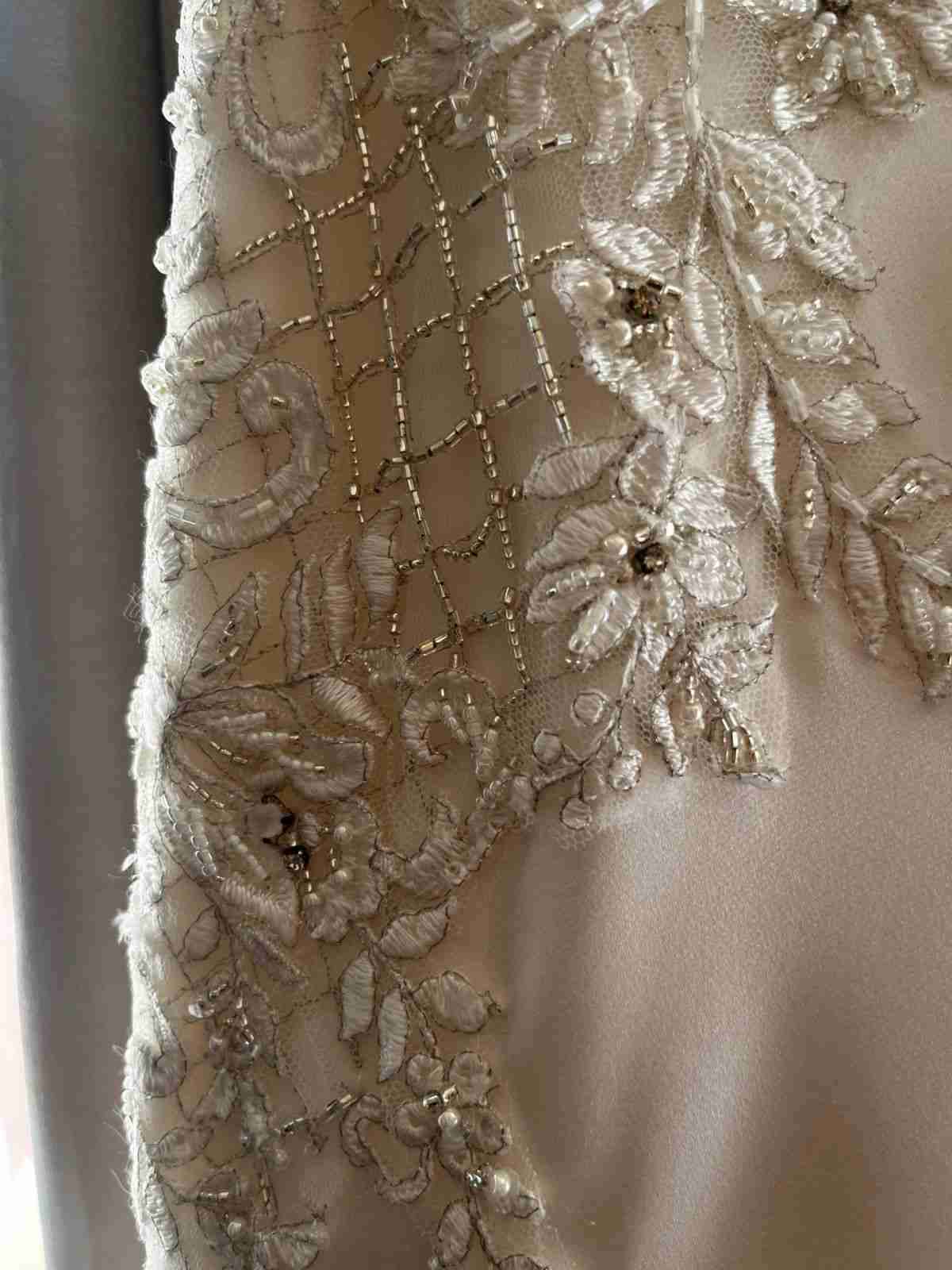 Vestido de novia elegante - miniatura 3