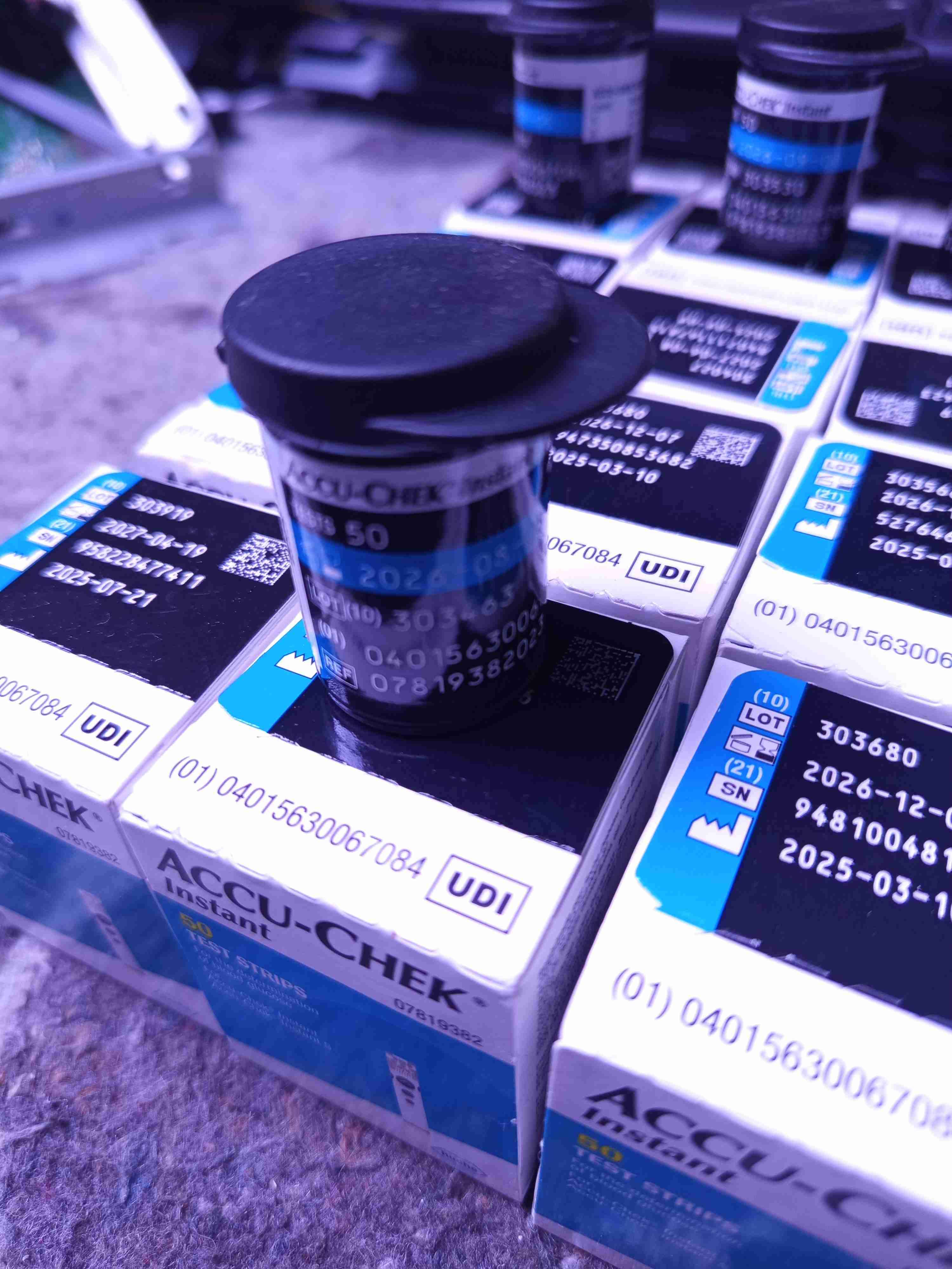 Tiras reactivas Accu-Check Instant cajas de 50 u - miniatura 3