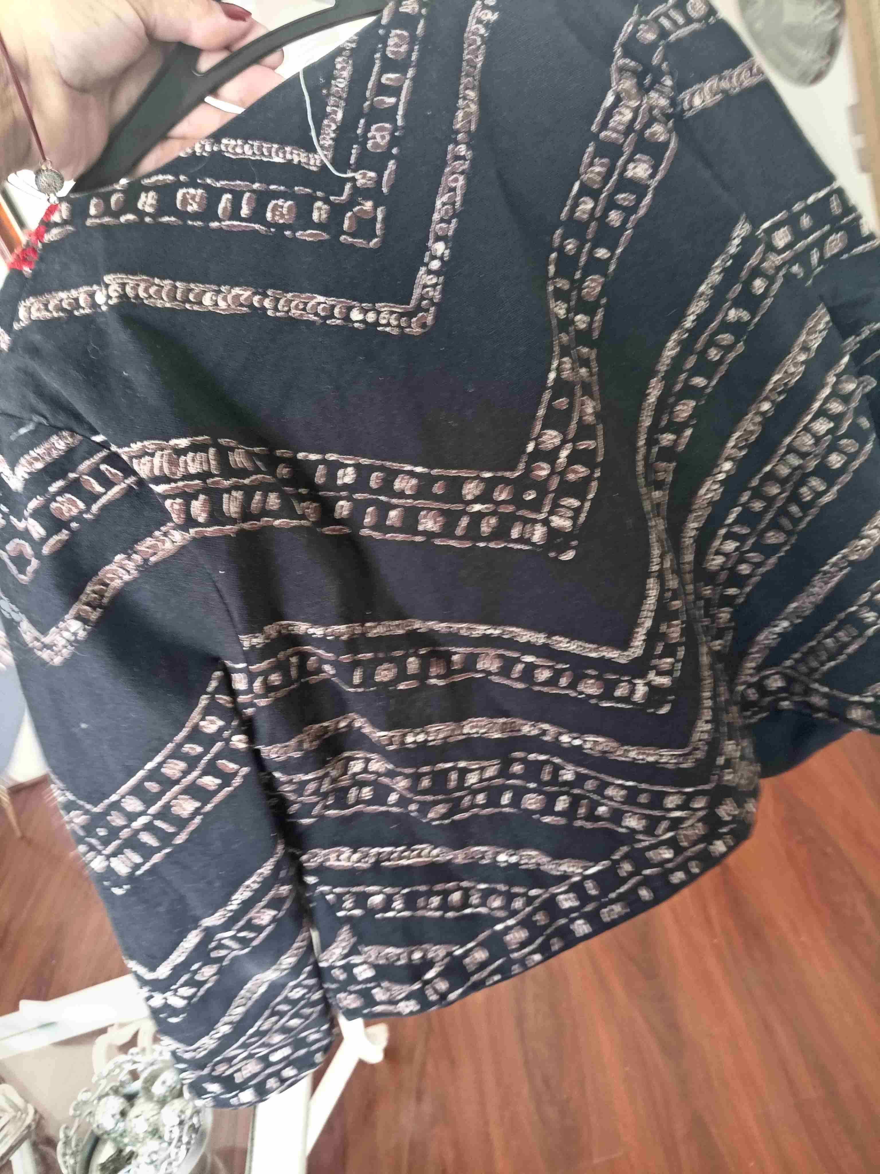 Chaqueta étnica negra y roja - miniatura 3