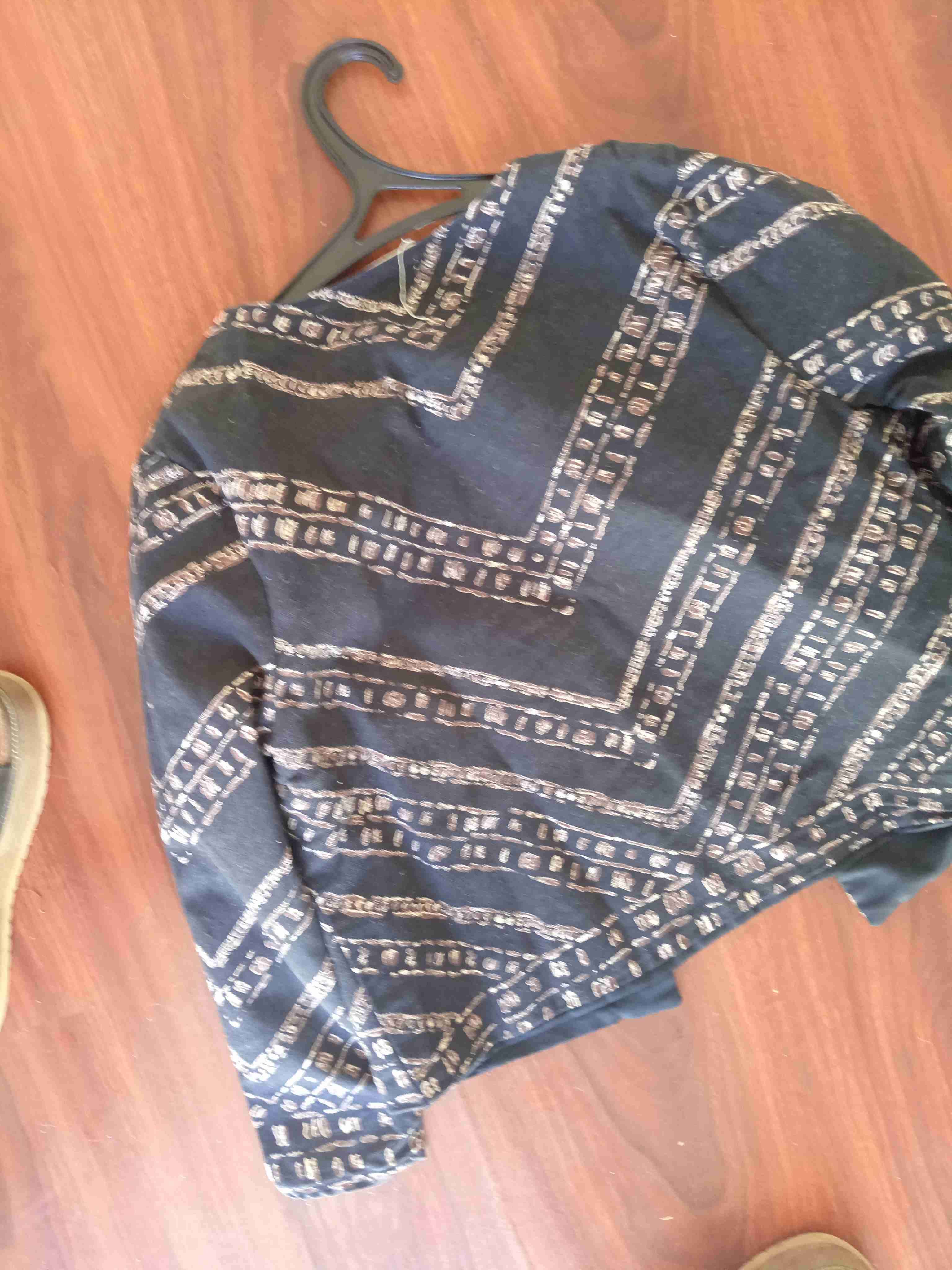 Chaqueta étnica negra y roja - miniatura 4