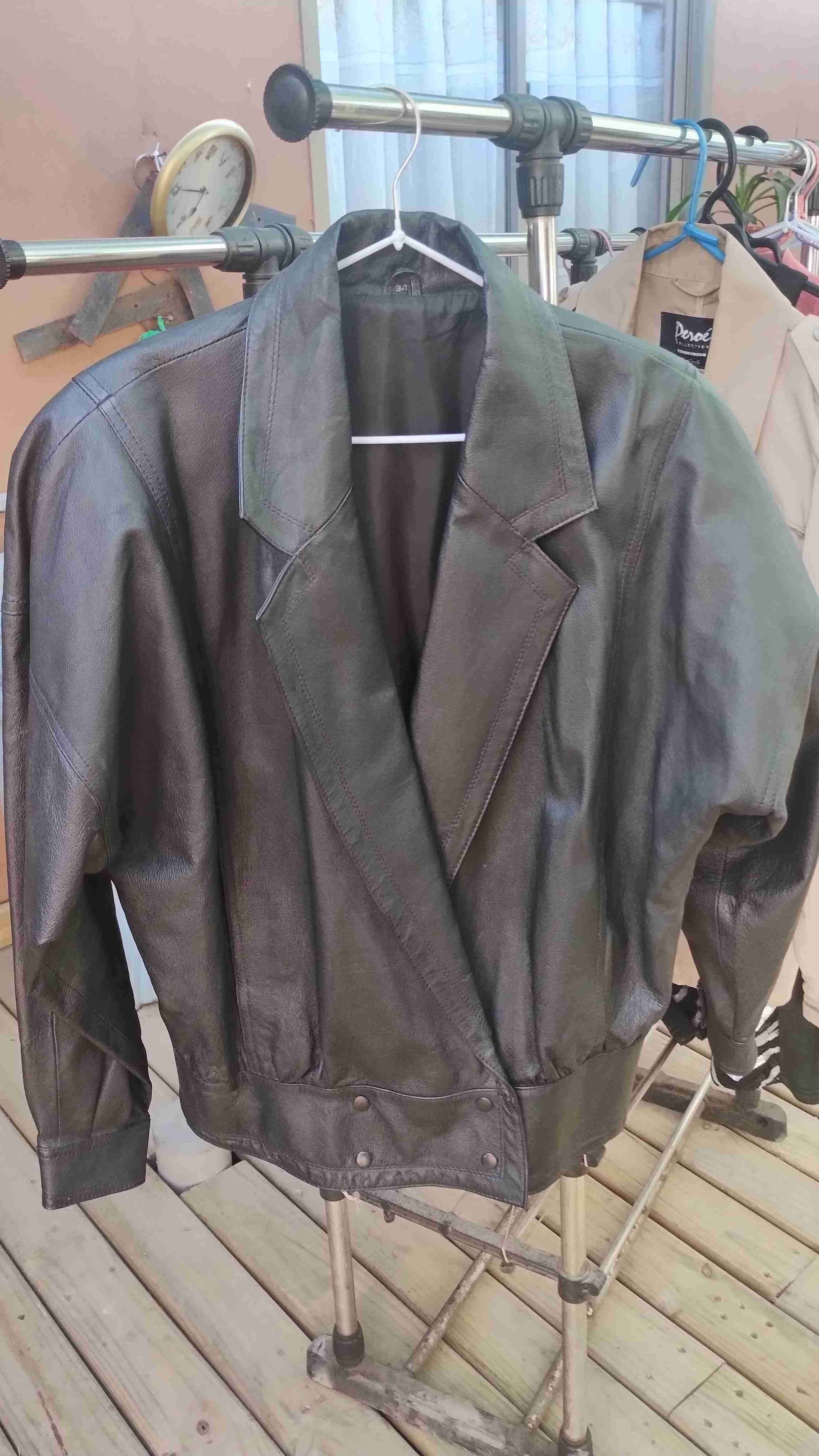 Chaqueta de cuero negra