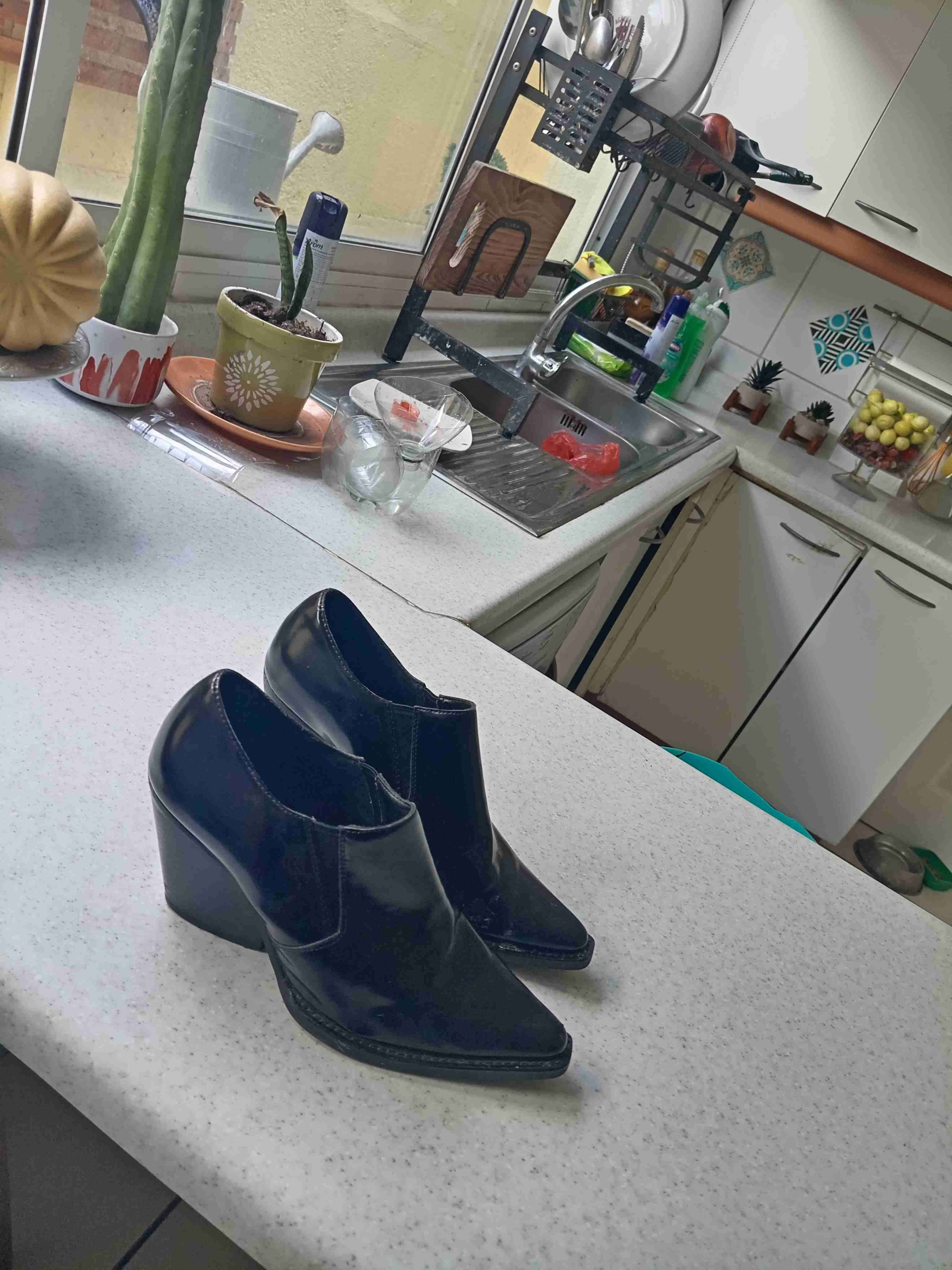 Zapatos, botines de tacón negro de mujer