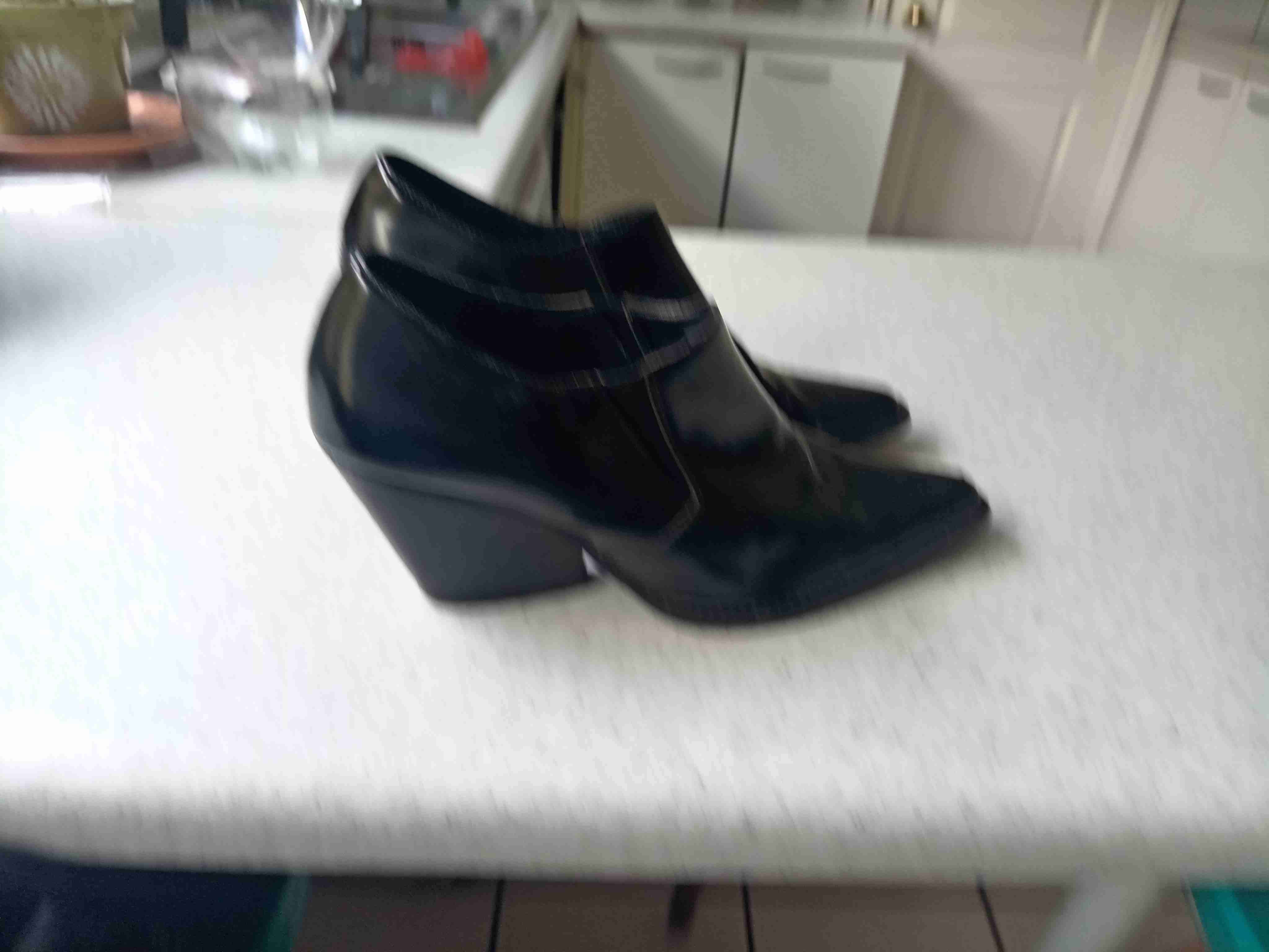 Zapatos, botines de tacón negro de mujer - miniatura 2