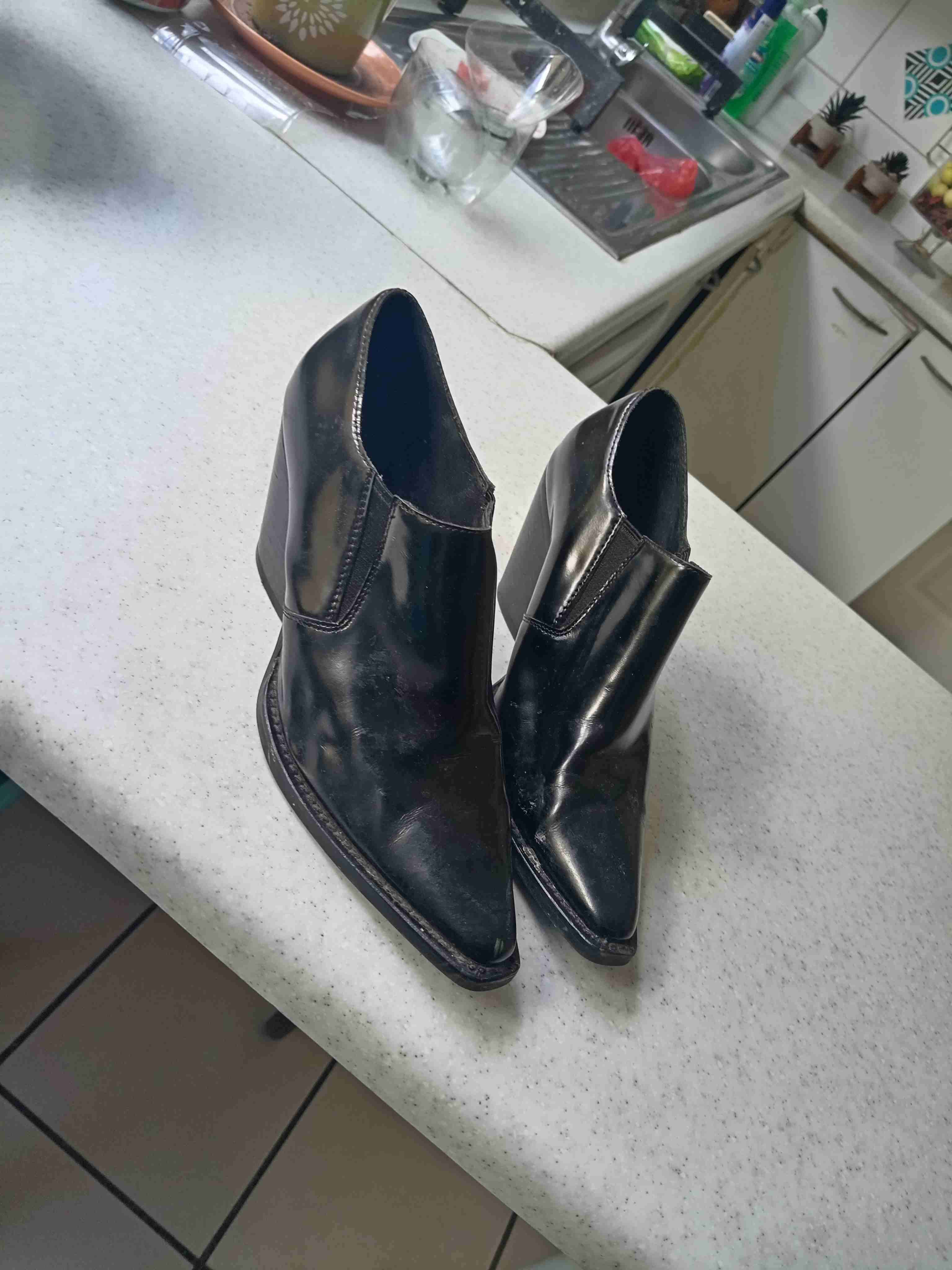 Zapatos, botines de tacón negro de mujer - miniatura 4