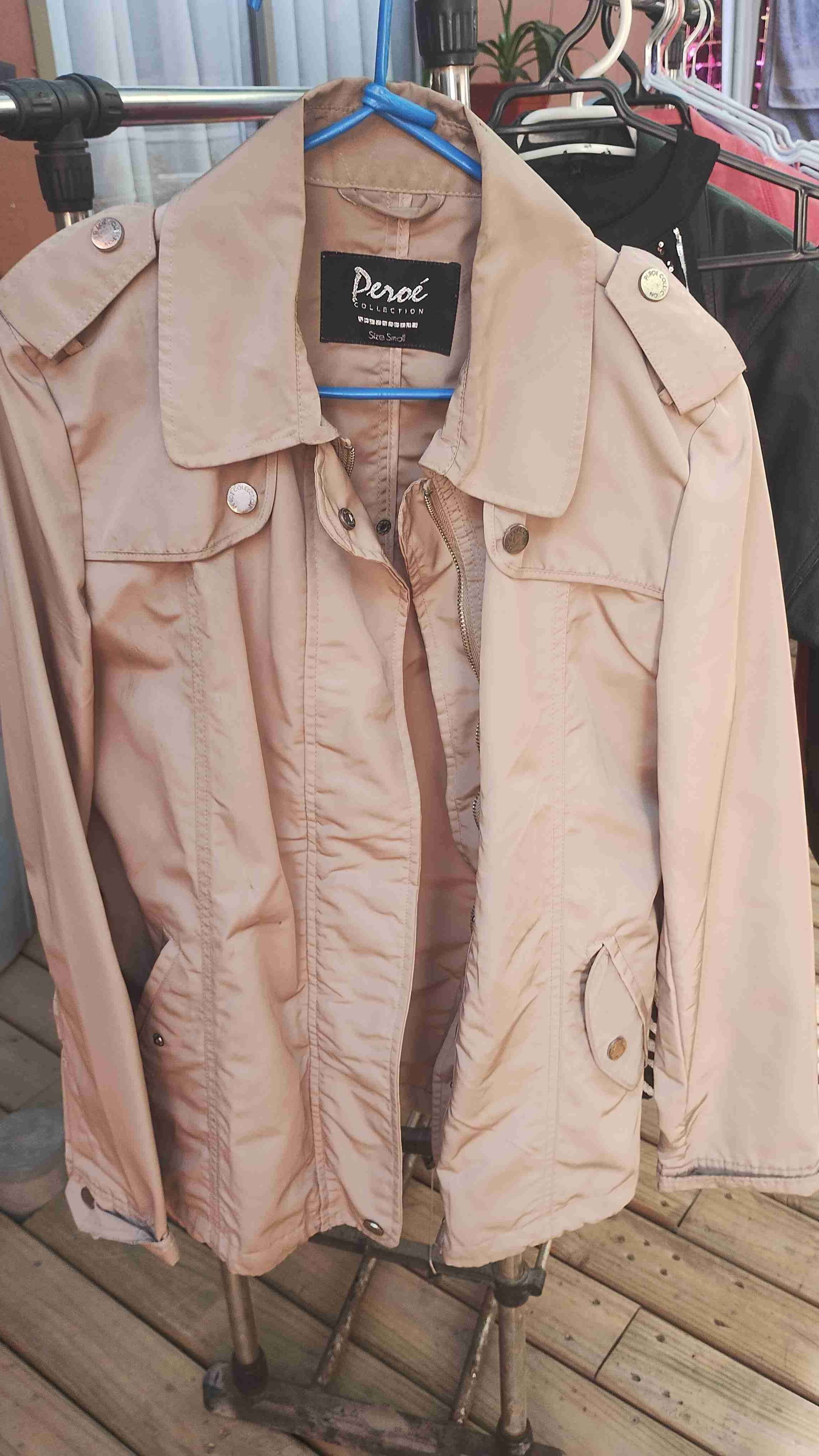 Chaqueta beige Peréz Collection