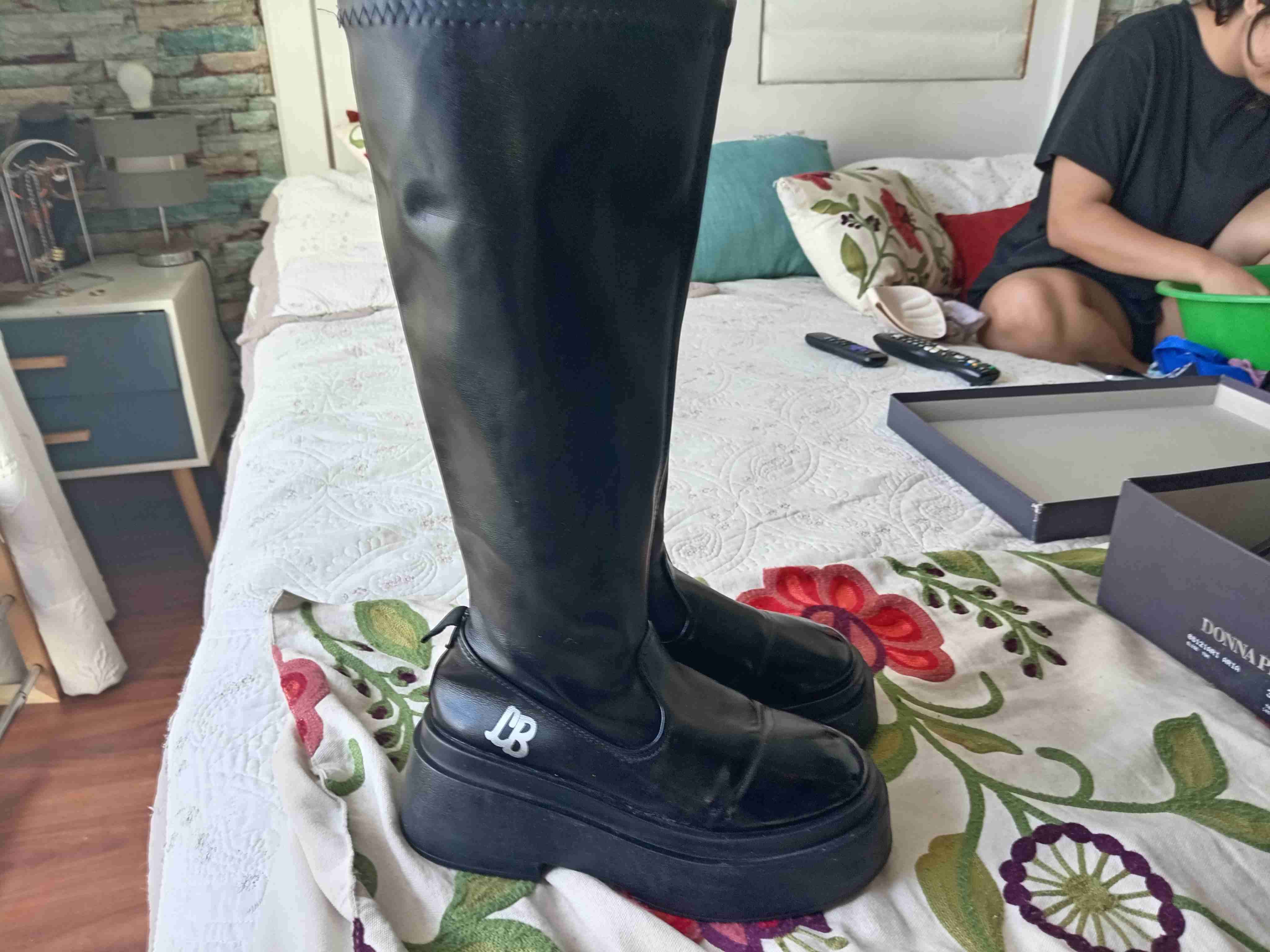 Botas negras de plataforma - miniatura 4