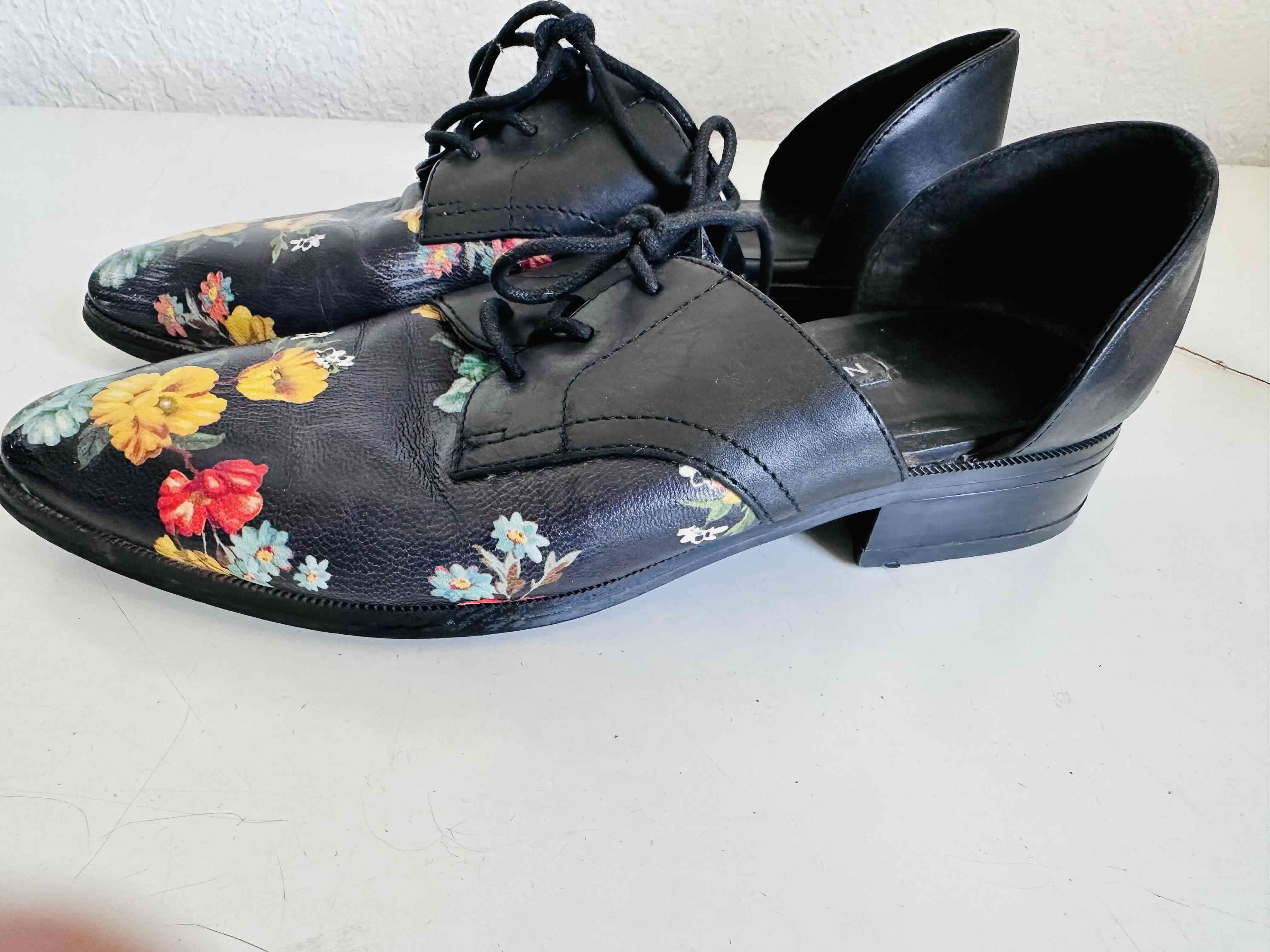 Zapatos Nine West con diseño floral - miniatura 2