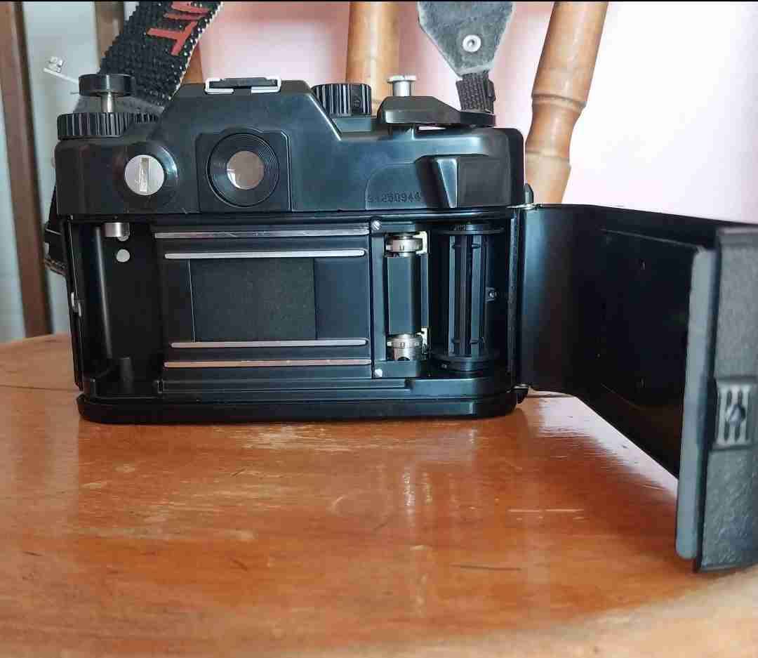 Cámara Zenit con flash y estuche. En buen estado. - miniatura 4