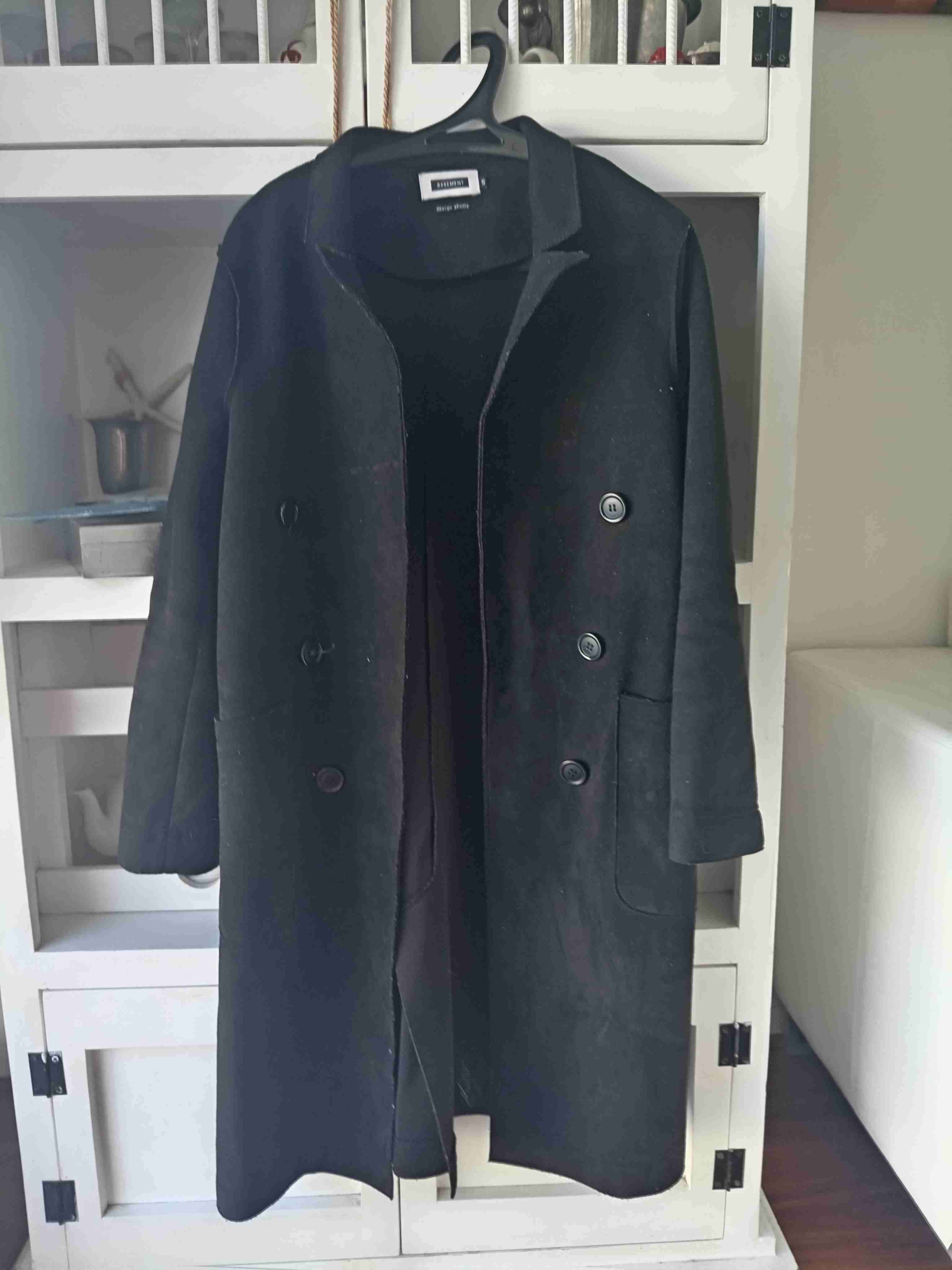 Abrigo negro, marca Basement talla S,, da para M