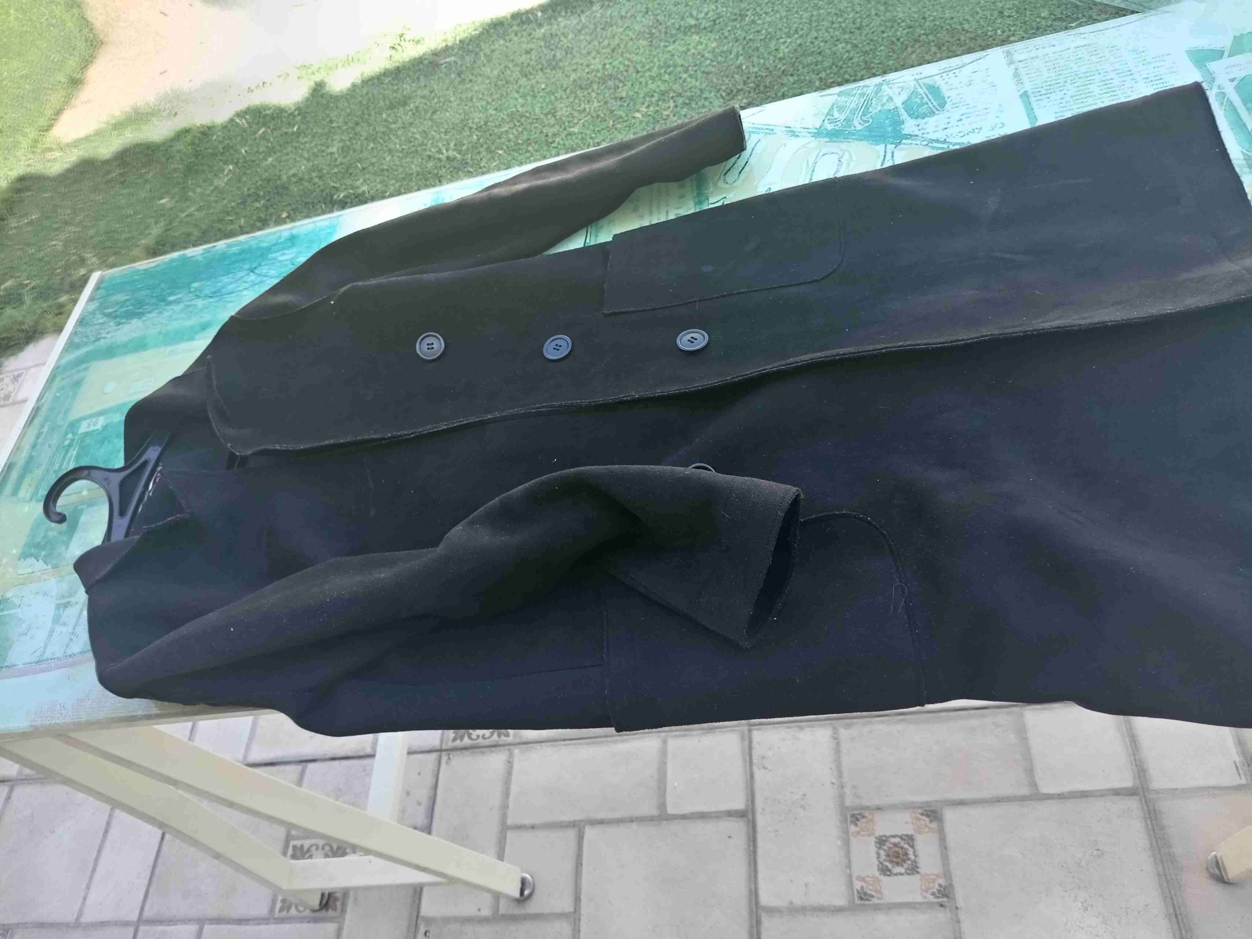 Abrigo negro, marca Basement talla S,, da para M - miniatura 2