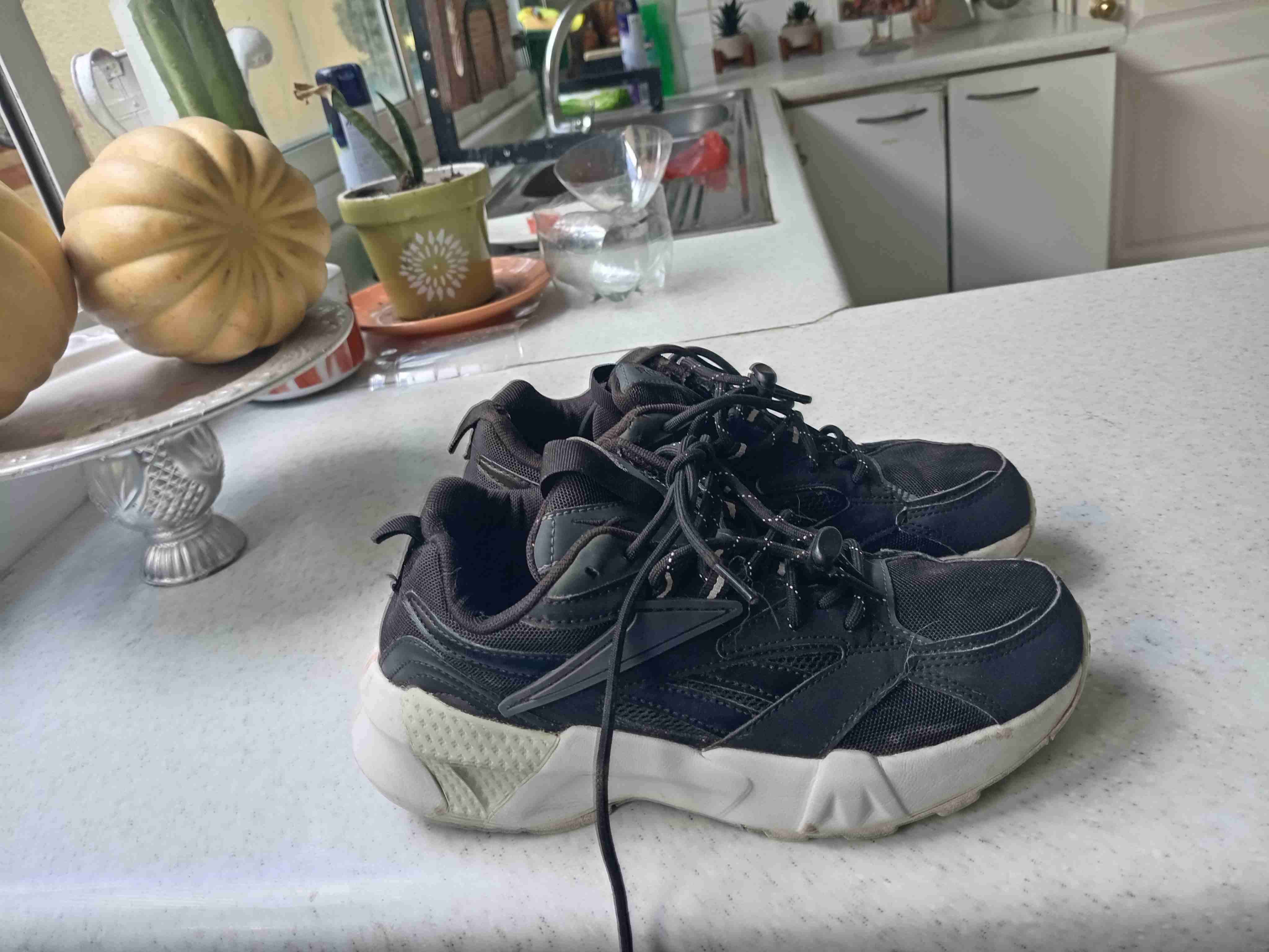 Zapatillas deportivas negras usadas - miniatura 2