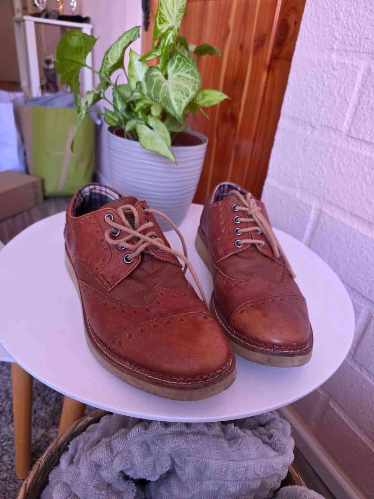 Zapatos de vestir marrones - miniatura 2