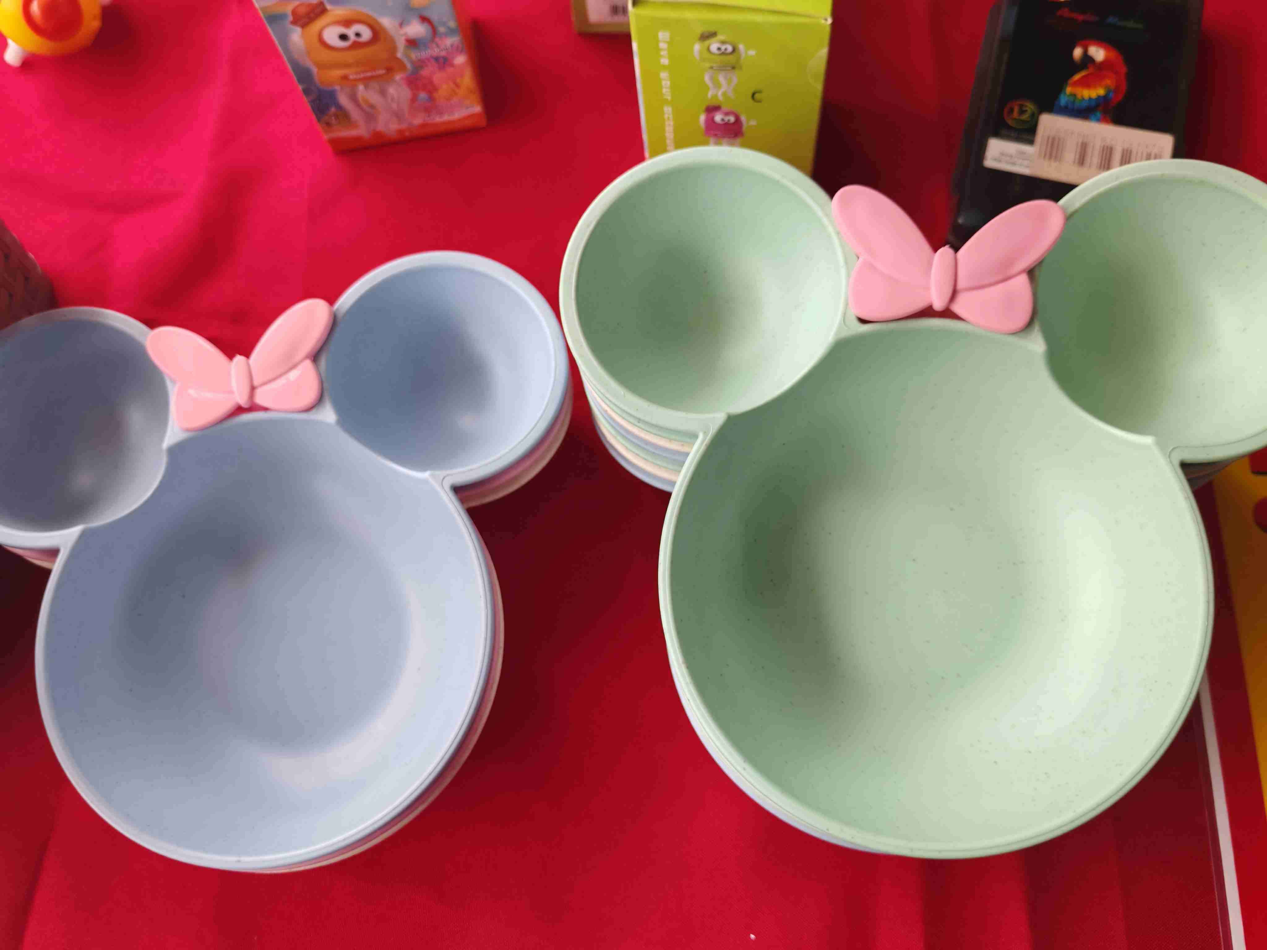 Platos infantiles con diseño de orejas