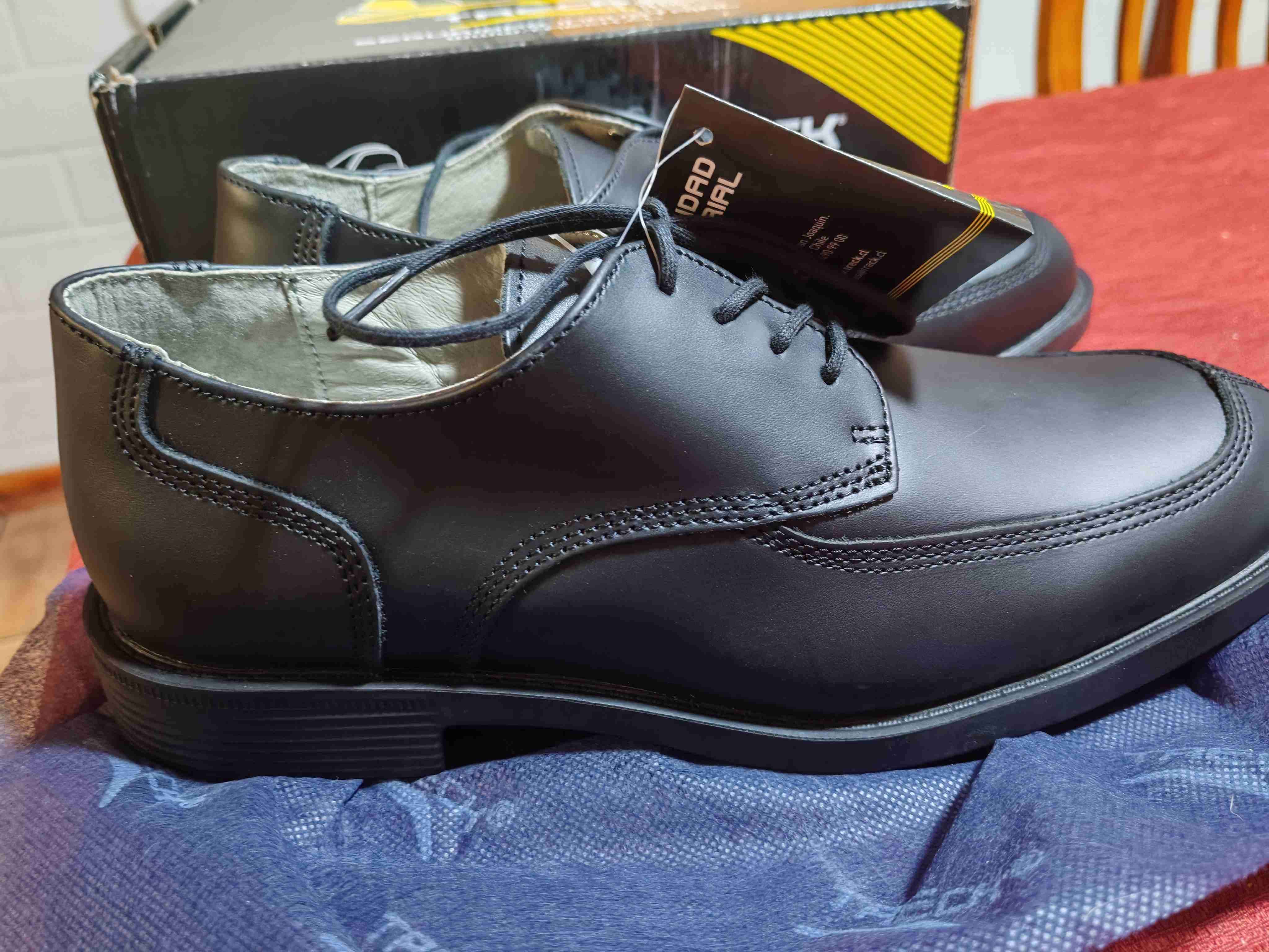 Zapatos formales negros para hombre