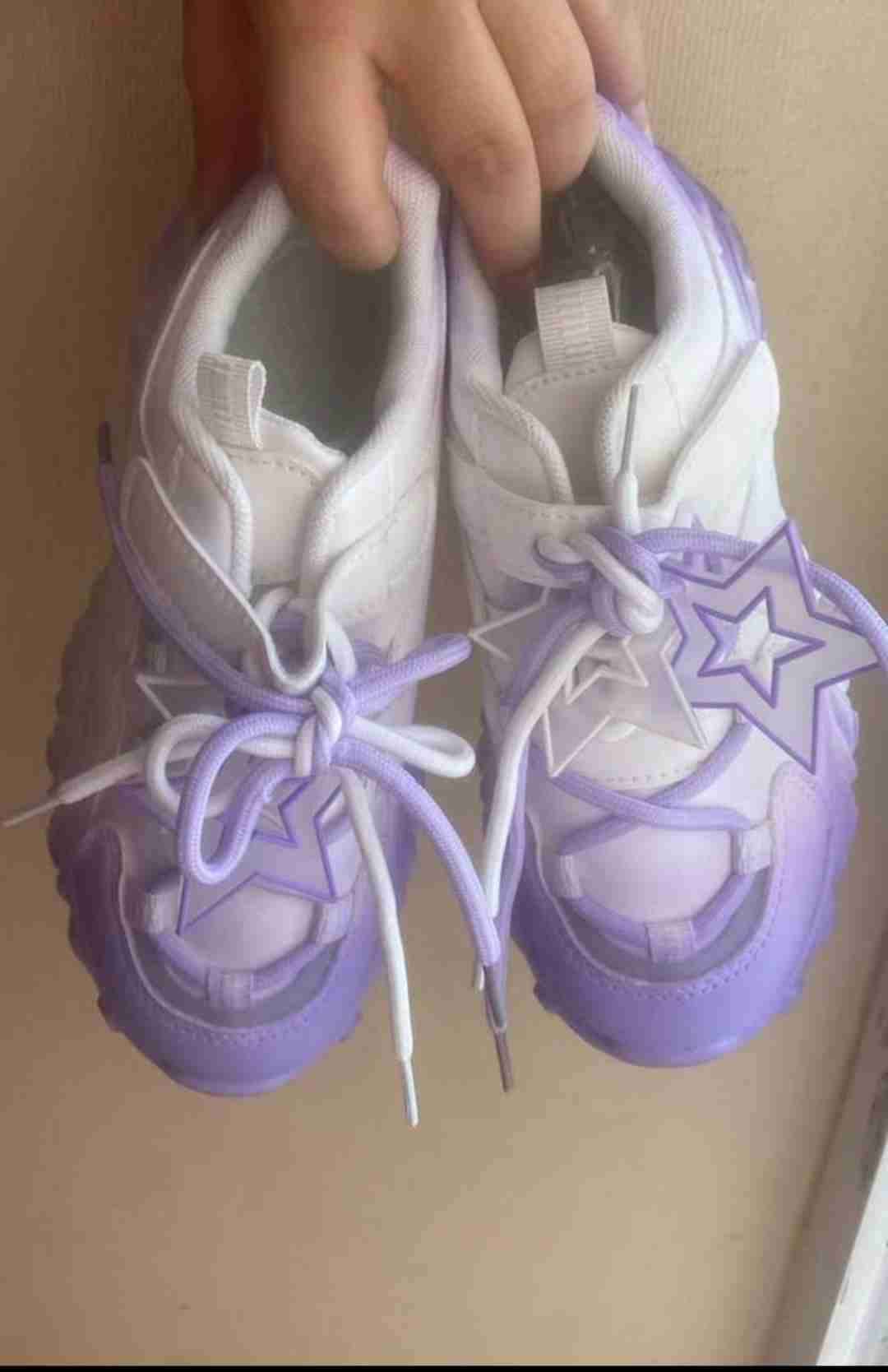 Zapatillas deportivas blancas y lilas - miniatura 4
