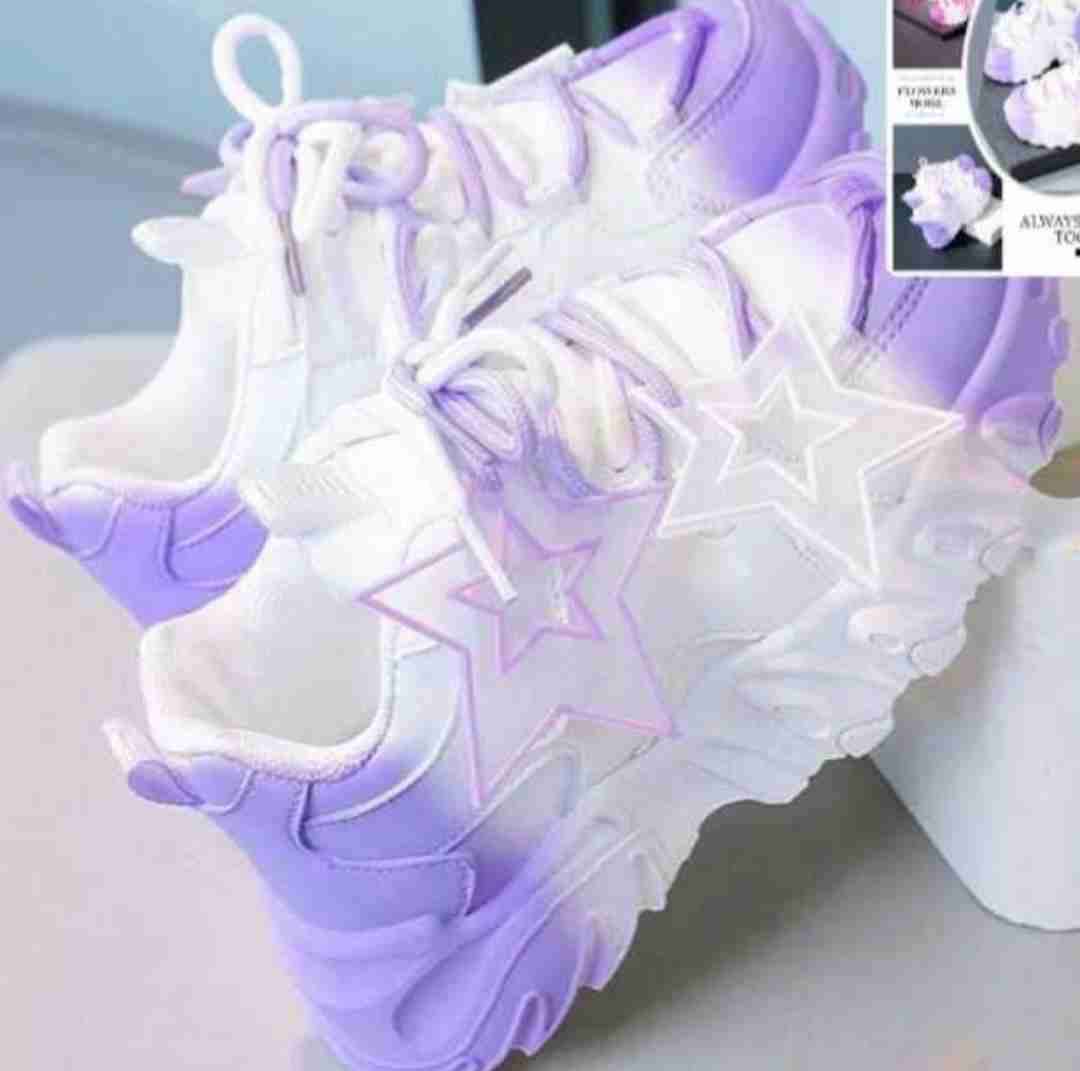 Zapatillas deportivas blancas y lilas - miniatura 6