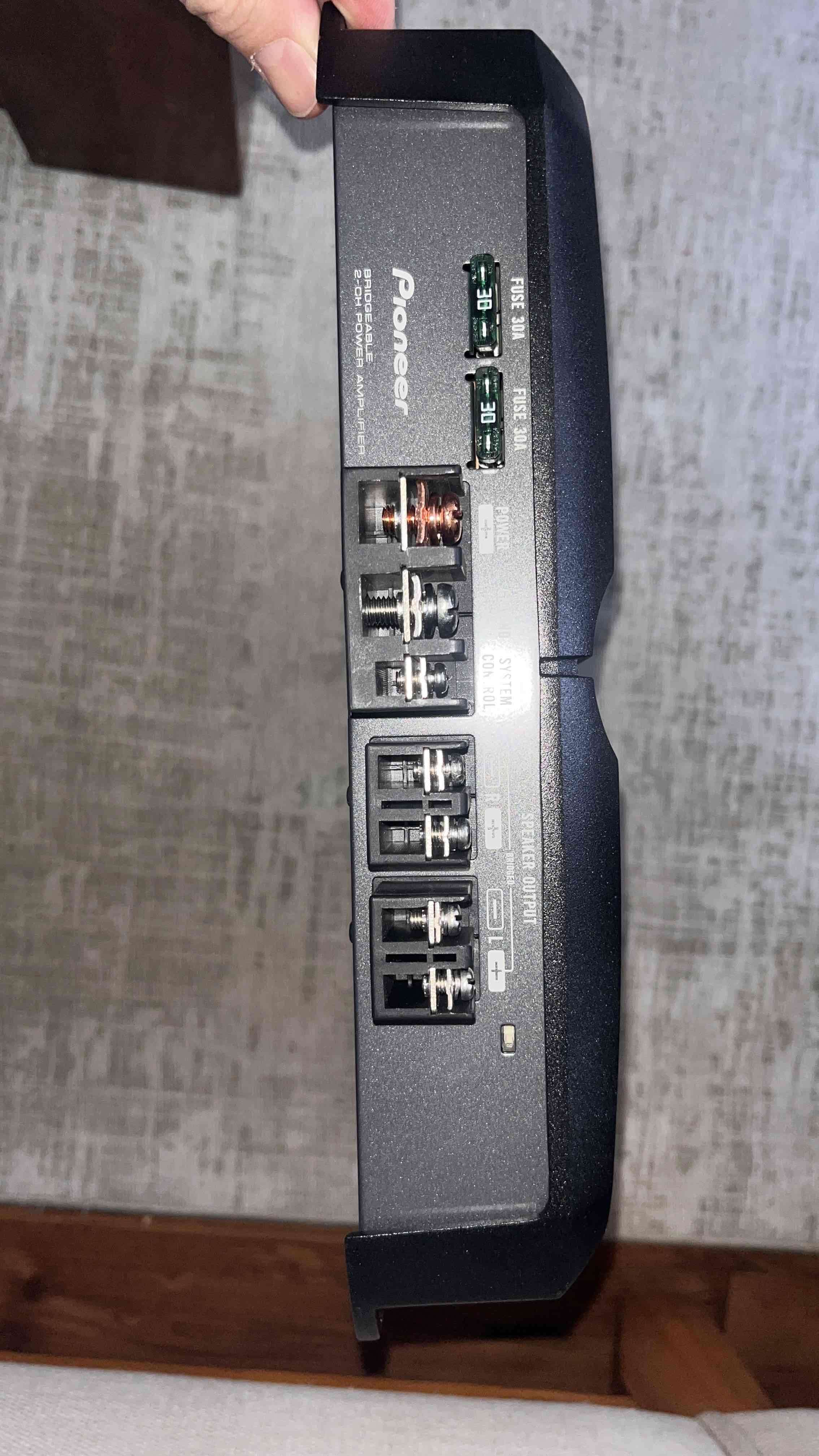 Amplificador Pioneer GM-5300T 760W - miniatura 2