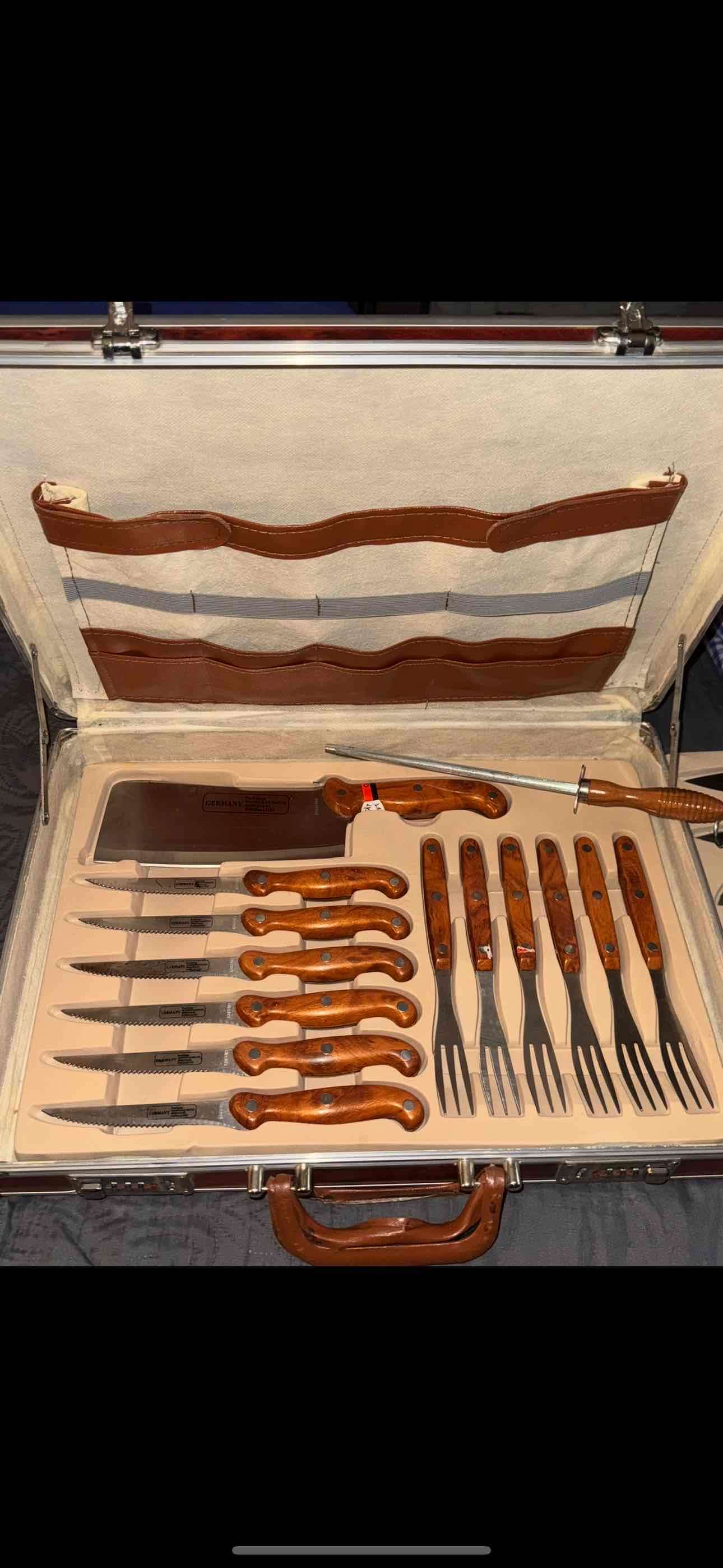 Set de cuchillos en estuche parrillero