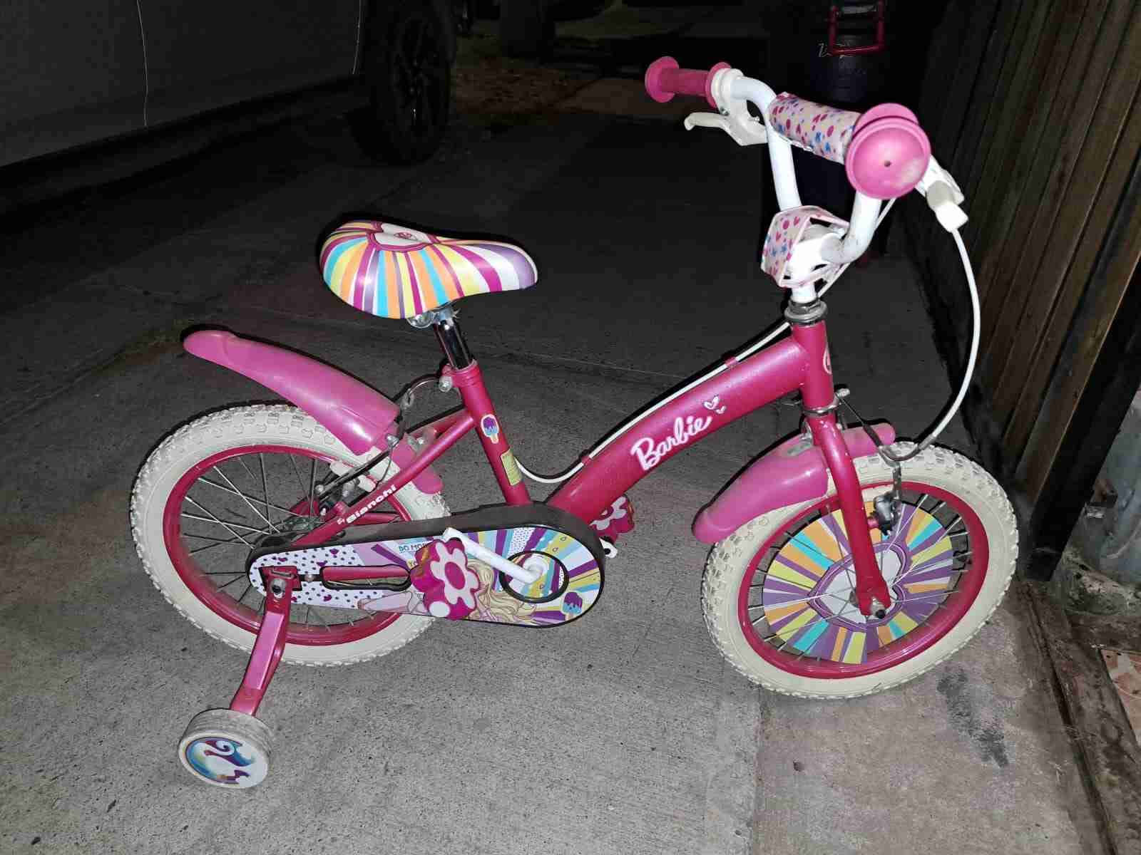 Bicicleta infantil Barbie rosa y azul