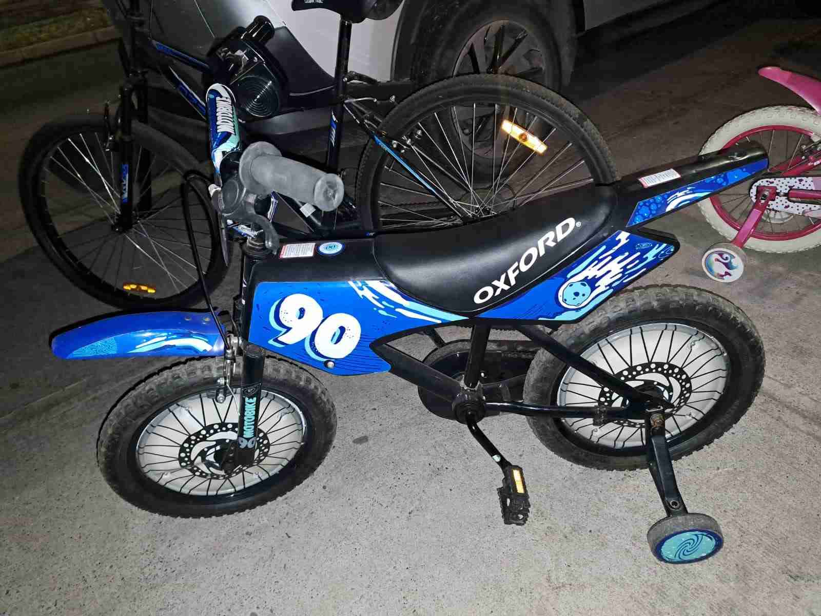 Bicicleta infantil Barbie rosa y azul - miniatura 2