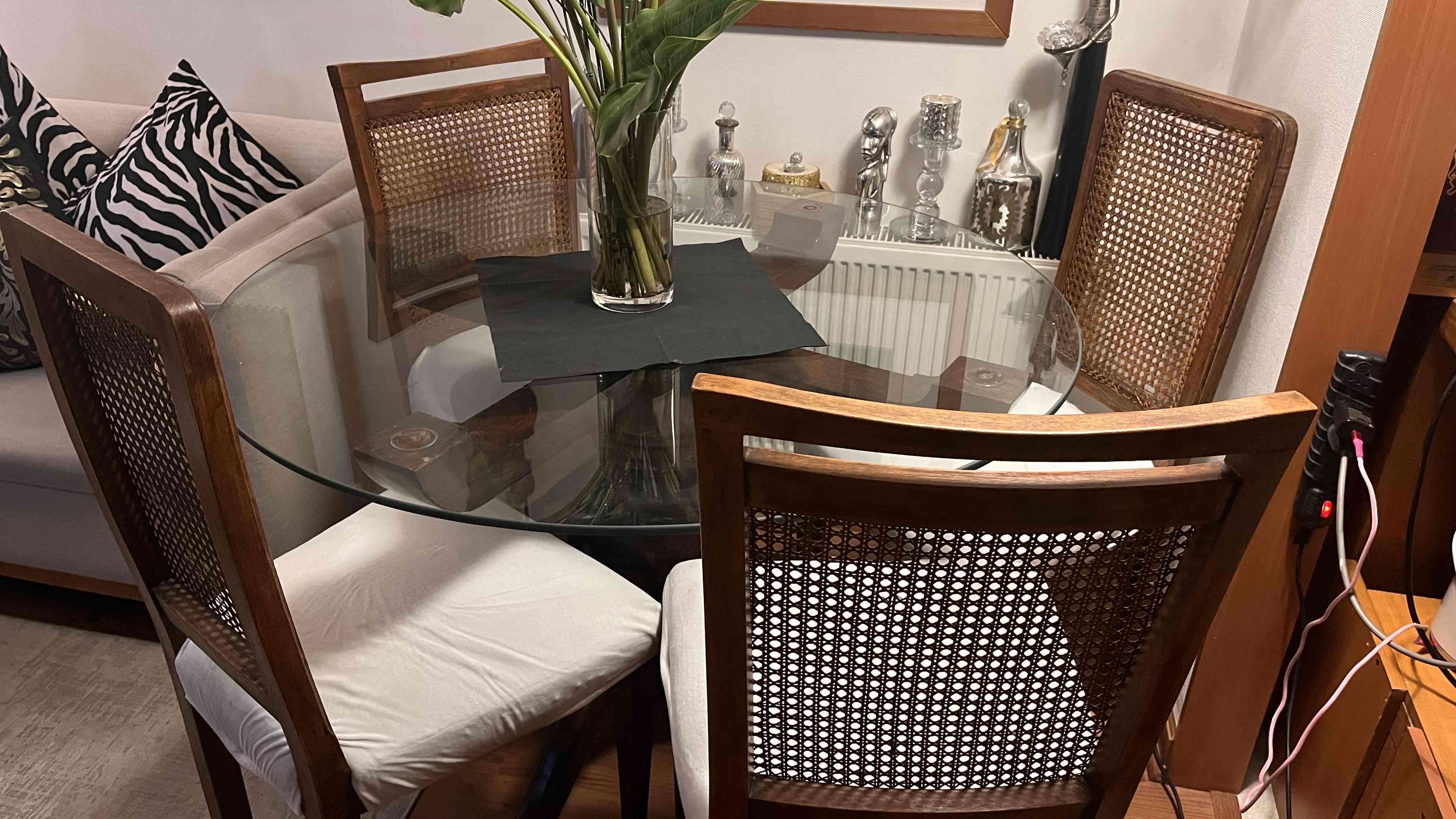 Mesa comedor redonda de cristal - miniatura 2