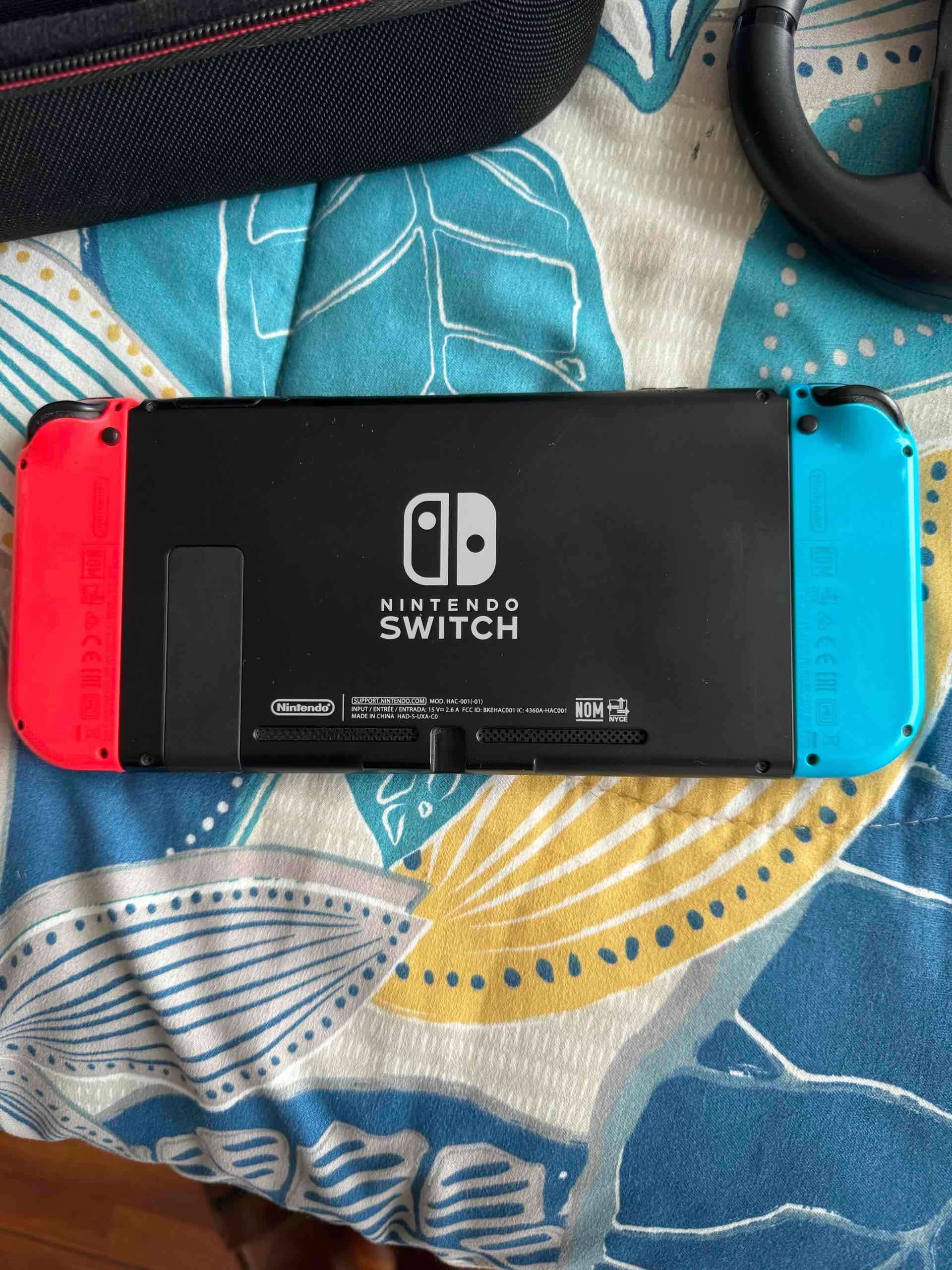 Consola Nintendo switch más juegos y accesorios. - miniatura 2