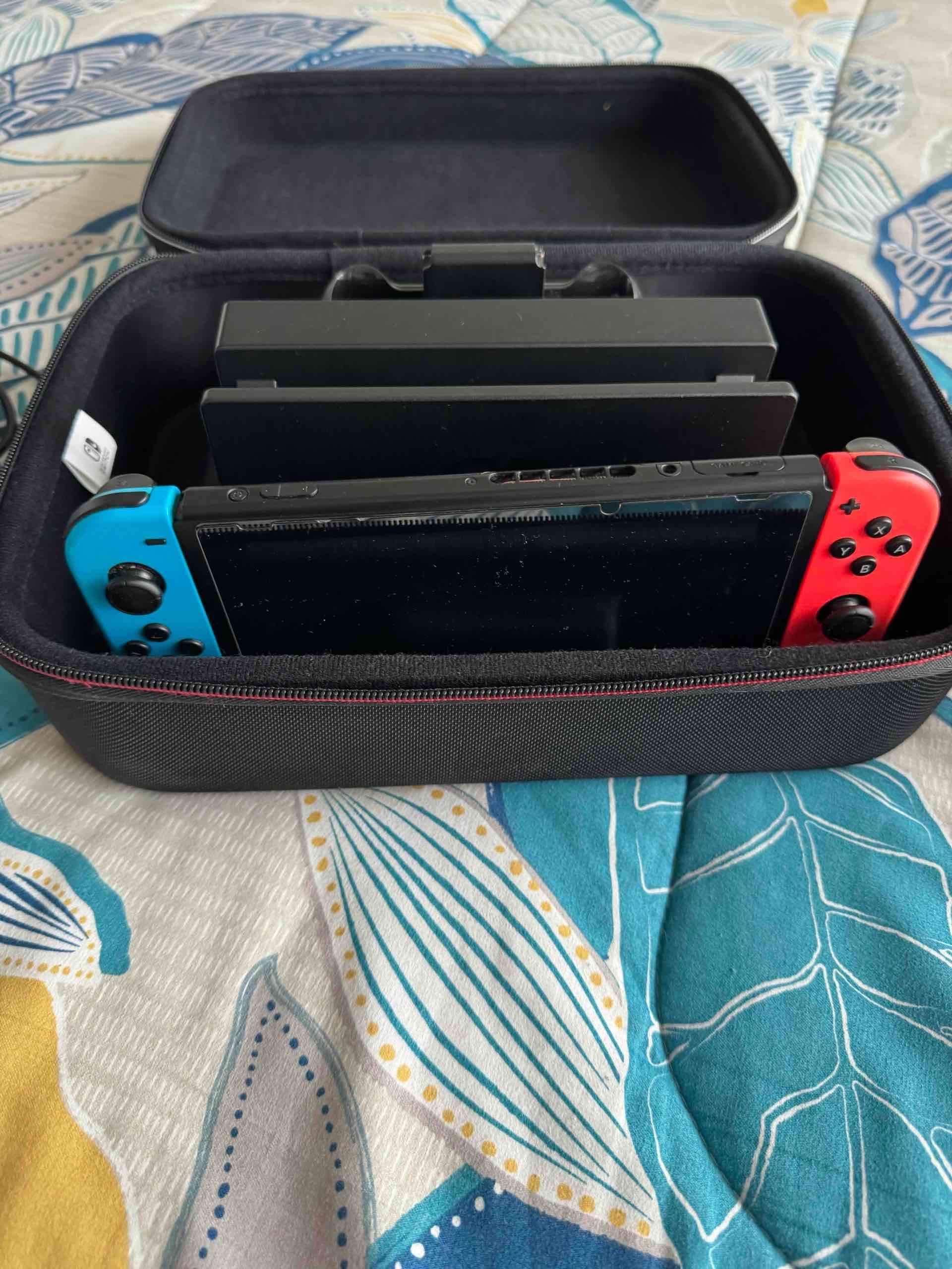 Consola Nintendo switch más juegos y accesorios. - miniatura 3