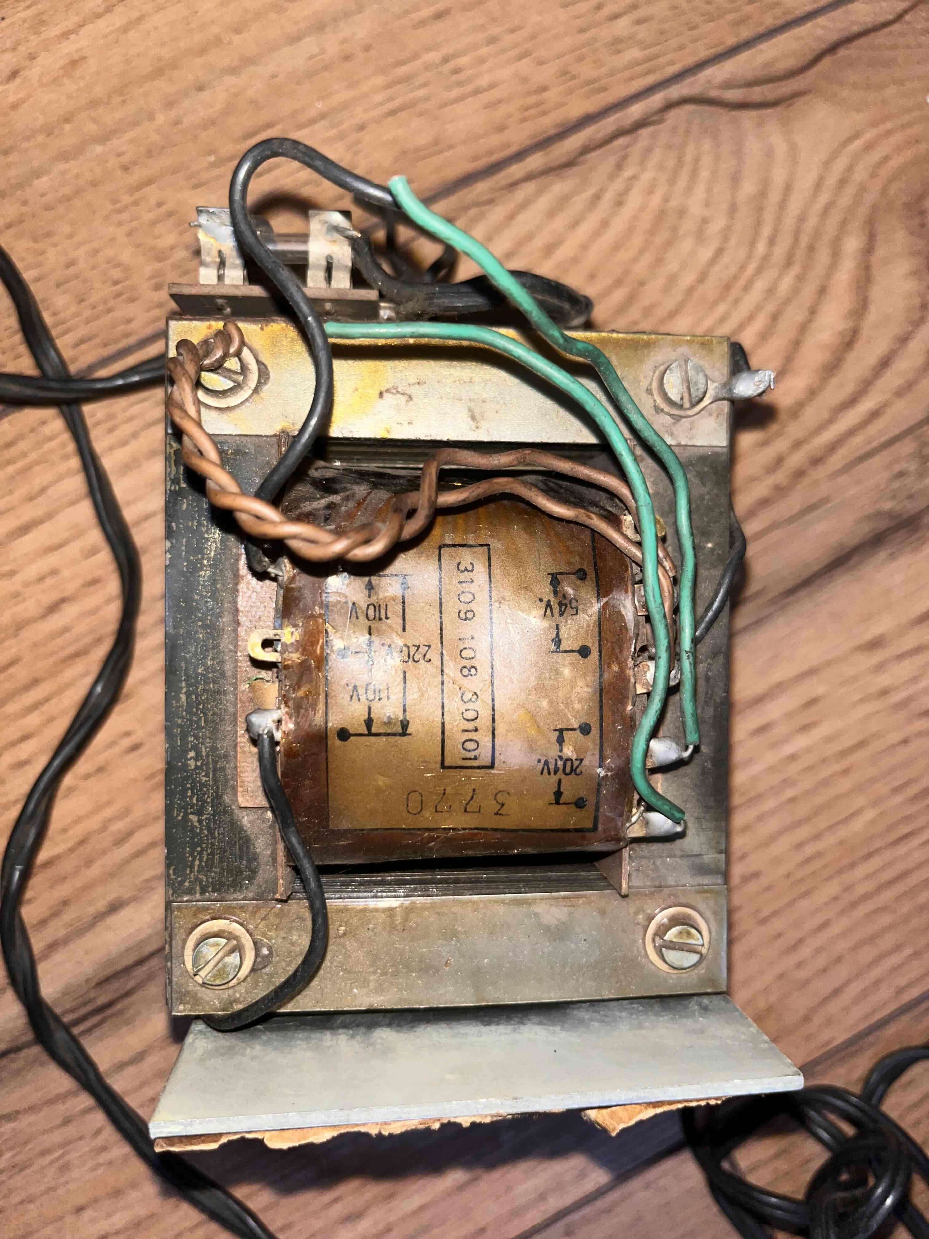 Transformador eléctrico antiguo - miniatura 3